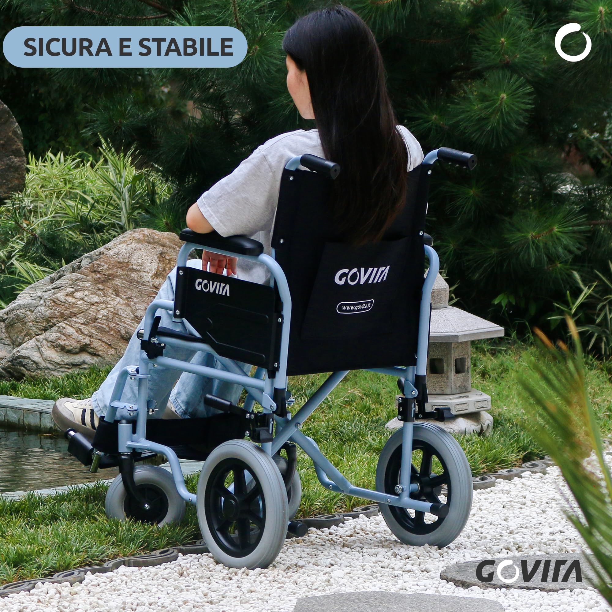 GOVITA - Sedia a rotelle pieghevole da transito leggera - Carrozzina richiudibile per disabili ed anziani, doppio sistema di stazionamento,Cintura di sicurezza,Garanzia Italia 24 mesi