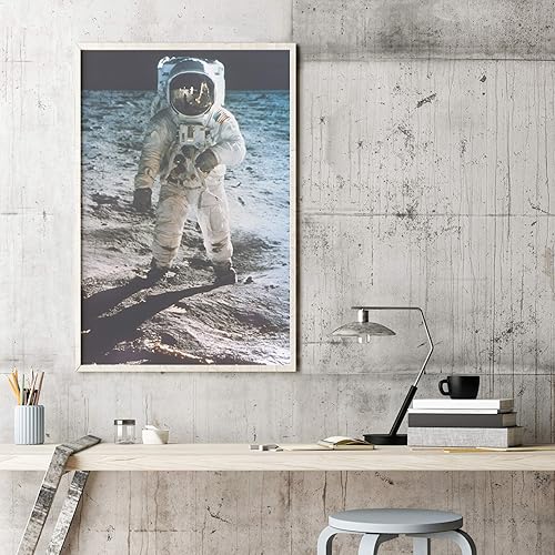 Miniatura 2 de Apolo 11 Buzz Aldrin Nastronauta Edwin Buzz Aldrin de pie en la luna Neil Armstrong y águila reflejados en su visera 20 de julio de 1969 Póster