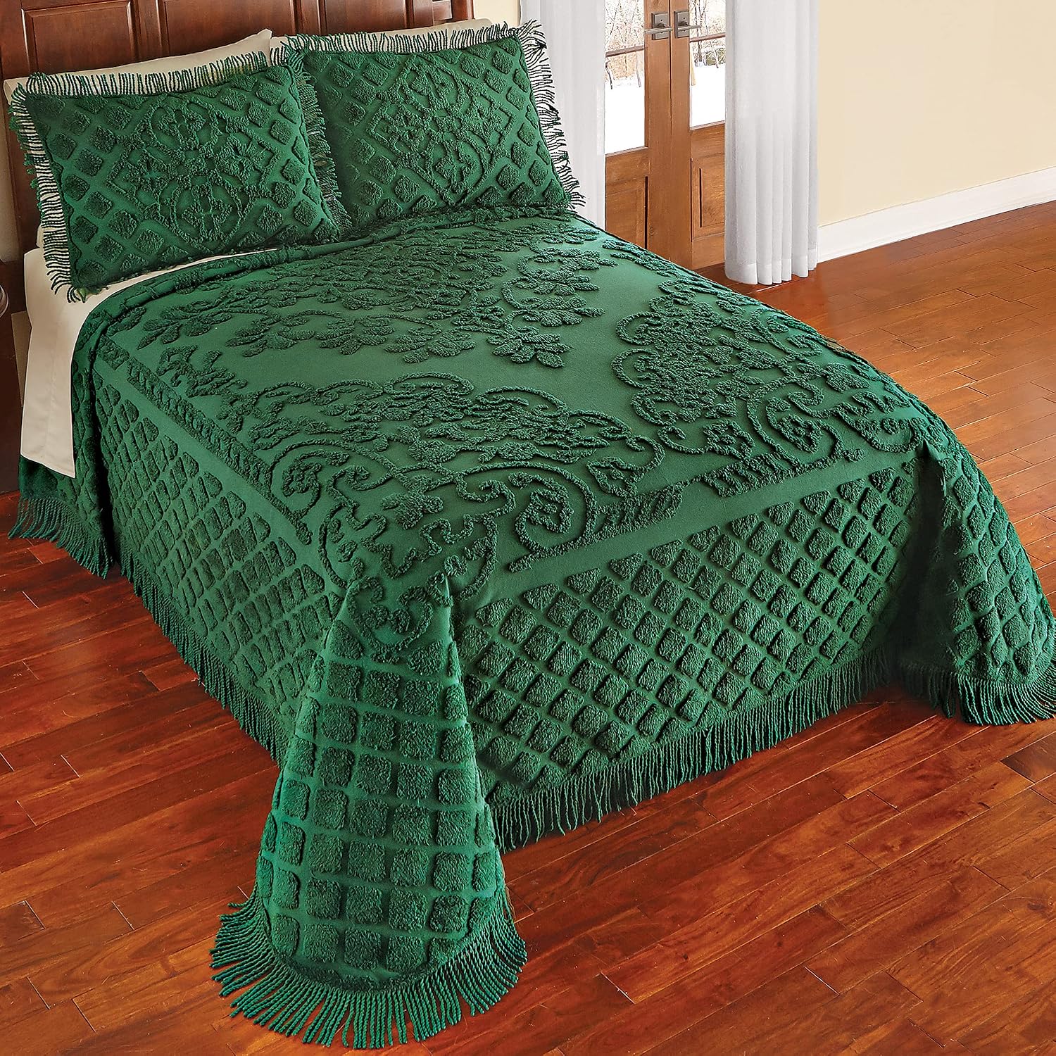 Collections Etc Royalty Elegant Scroll and Checkered Pattern Chenille Bedspread with Fringe Border, Emerald, King