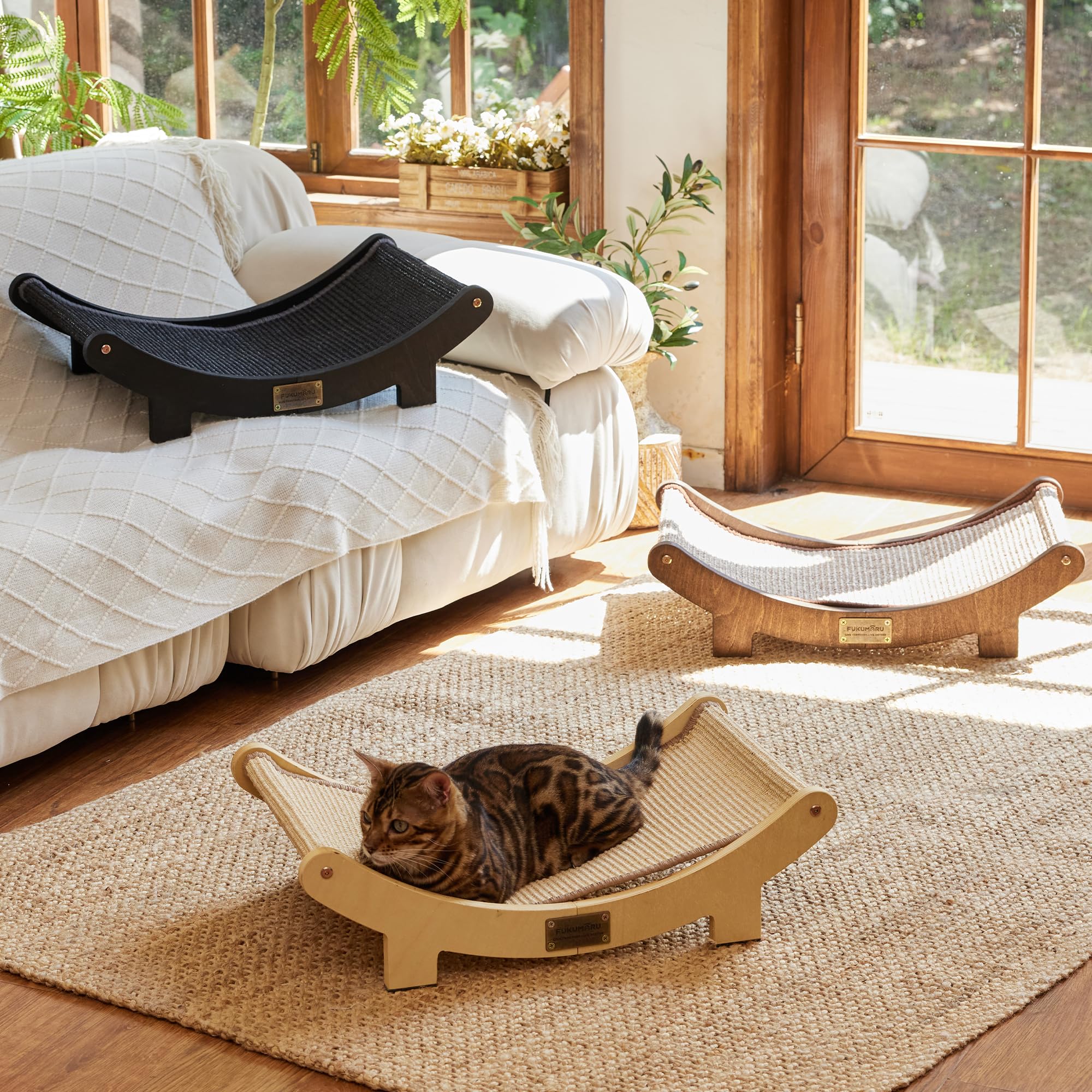 FUKUMARU Cuccia Tiragraffi in Sisal per Gatti, 60cm Letto Tiragraffi Resistente per Gatti da Interno, Amaca in Sisal Naturale 100%, Struttura in Legno Massello per Dormire e Farsi le Unghie (Noce)