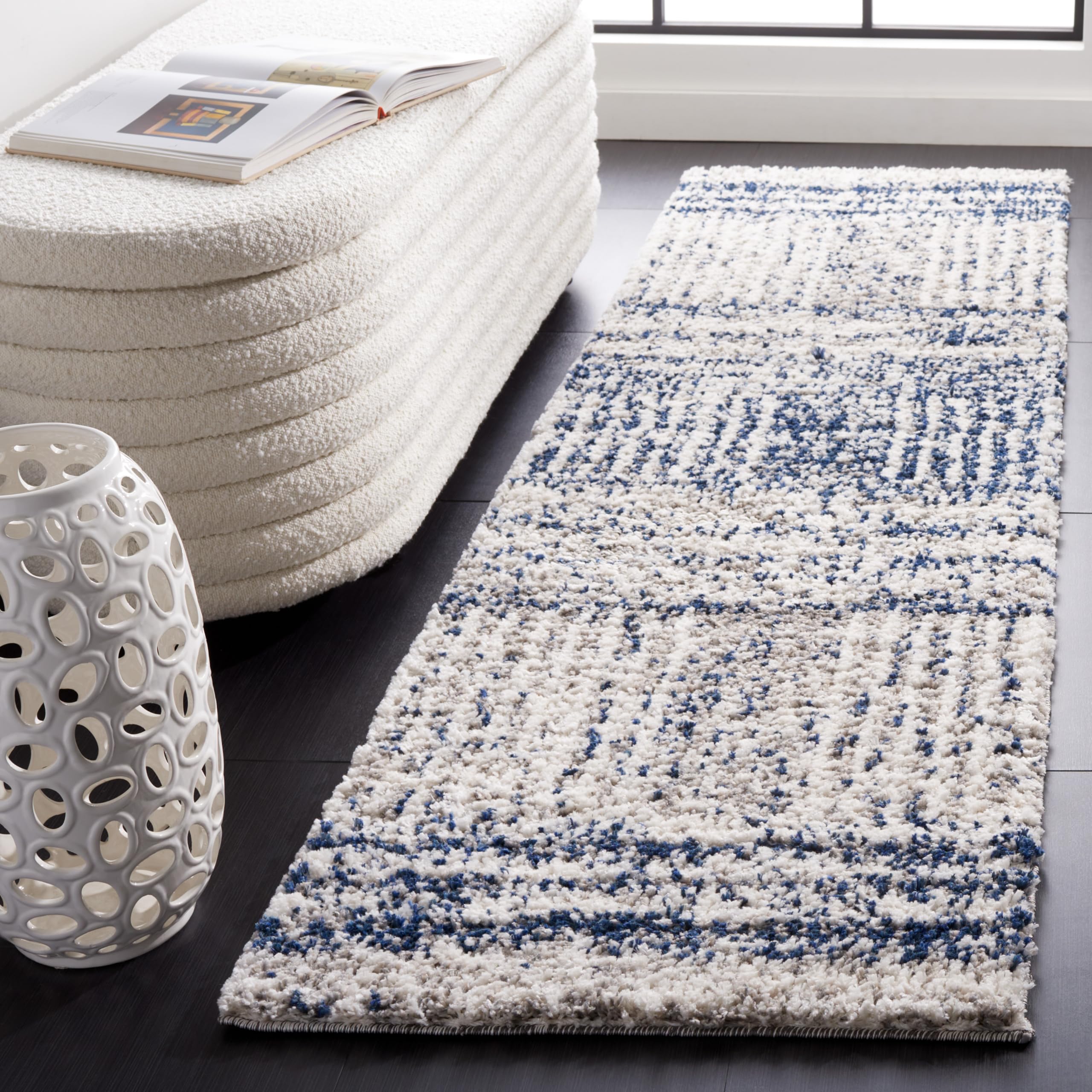 SAFAVIEH Jericho Shag Collection Runner Rug - 2'2" x 8', Navy & Ivory, Design, Non-Shedding & Easy Care, 1.2-inch Thick Ideal for High Traffic Areas