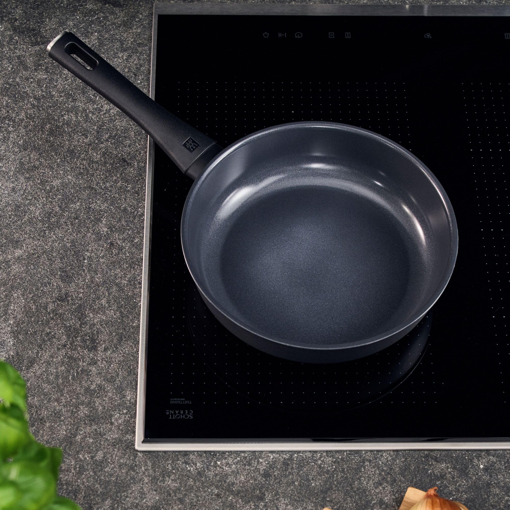 ZWILLING 5層構造 フライパン 24cm Amazon.co.jp: Zwilling ツヴィリング 「 センセーション