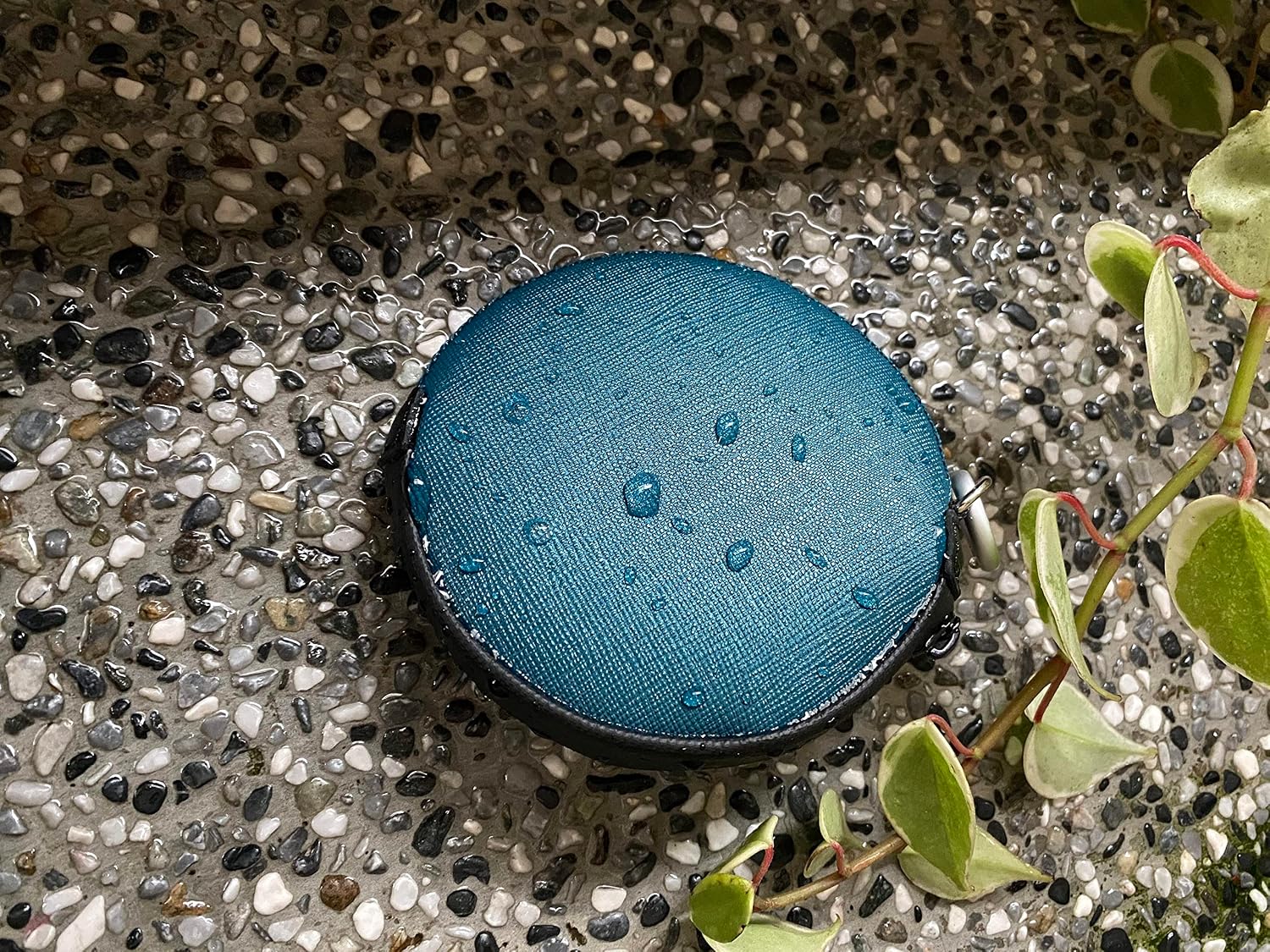 OneJoy Mini Round Coin Purse with Clip on, Lightweight Waterproof Zipper Pouch for Earbuds, Keys, Coins, Compact Travel Storage Case for Women & Men, Xmas Gift [ Bright Blue ]