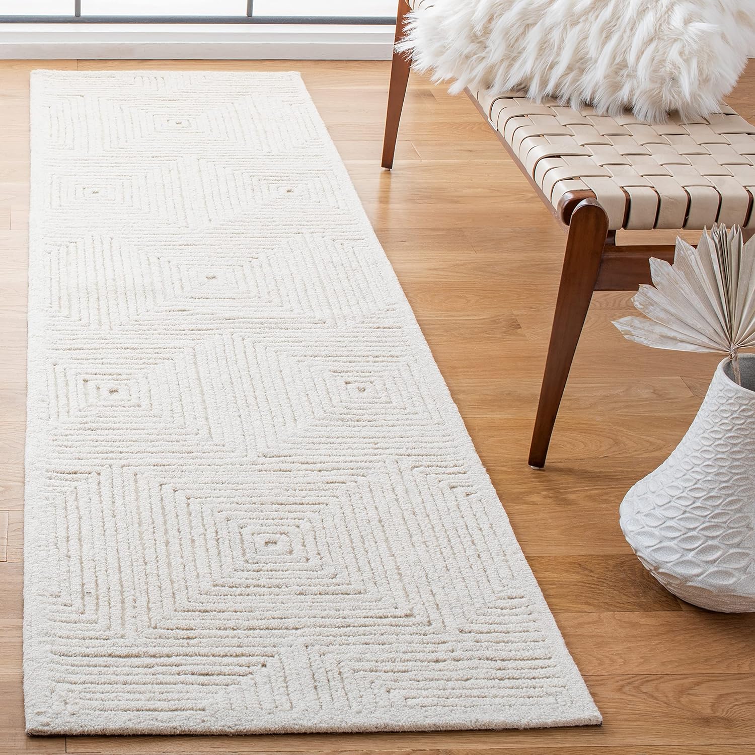 SAFAVIEH Textural Collection Runner Rug - 2'3" x 6', Ivory, Handmade Wool, Ideal for High Traffic Areas in Living Room, Bedroom (TXT102A)