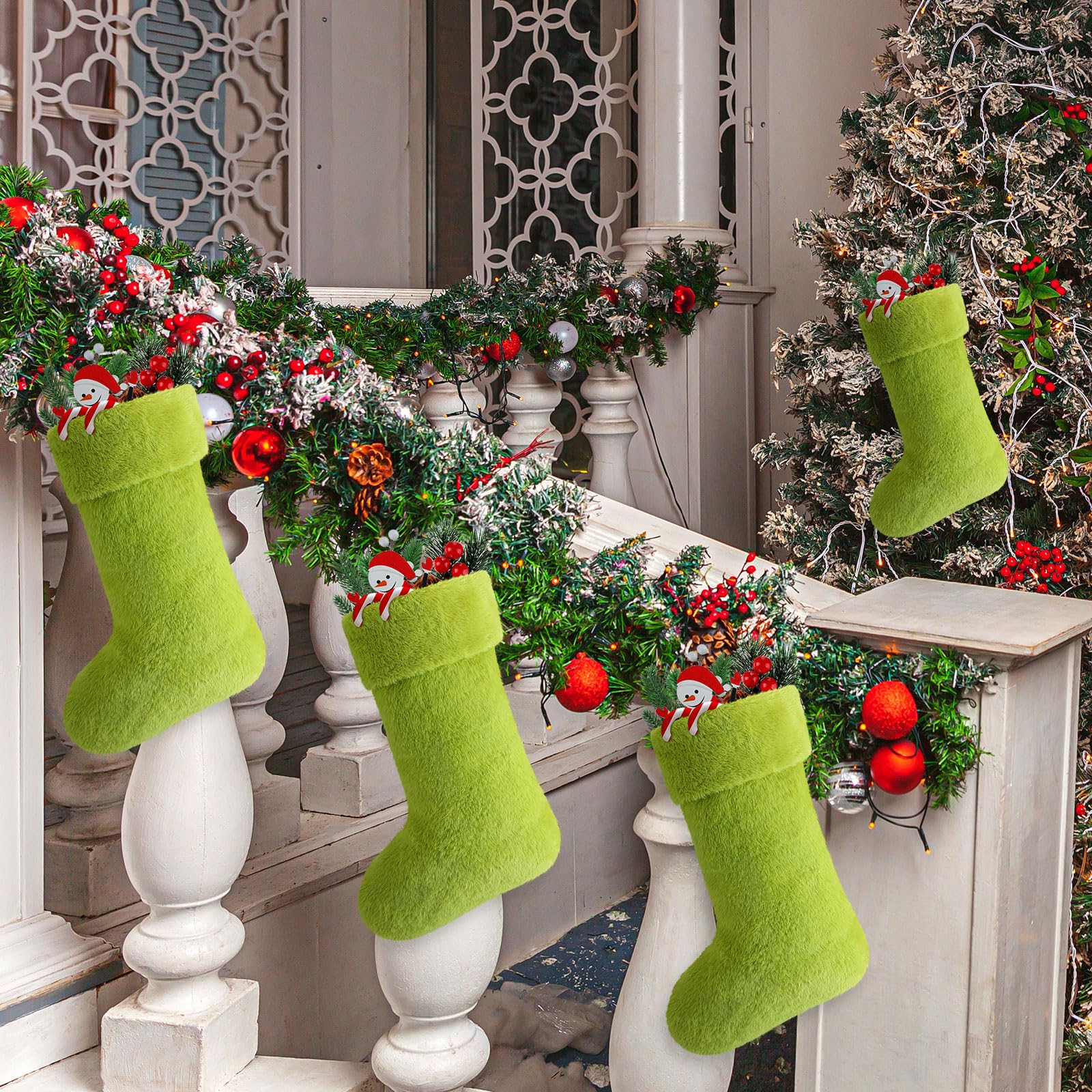 JOVITEC 2 Stück 50,8 cm Kunstfell, Weihnachtsstrümpfe, schneebedeckte Strümpfe, Weihnachtsstrümpfe, Kamin, hängende Strumpf für Urlaubsdekoration (grün)