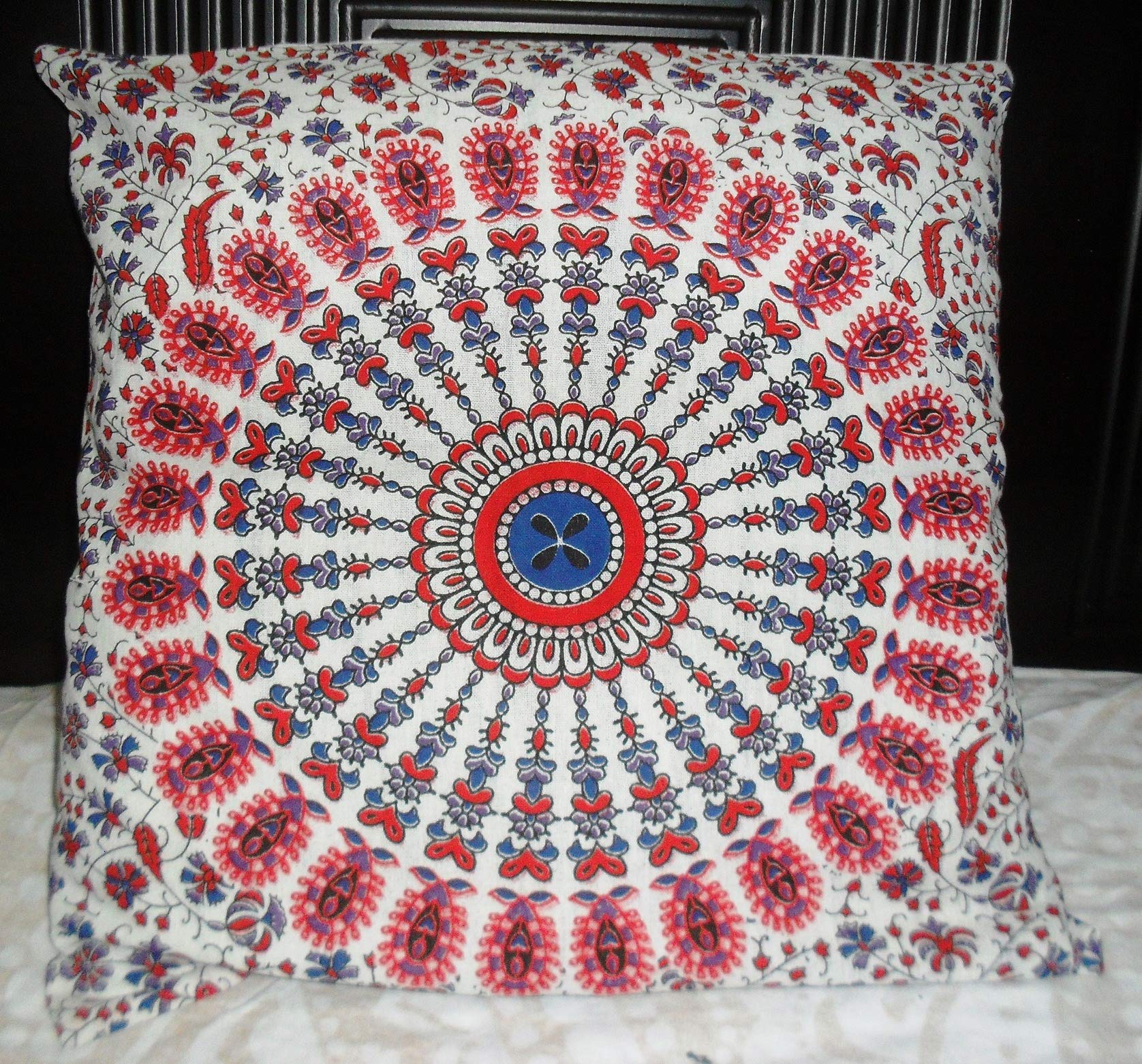Housse de coussin mandala pour salon boho et terrasse colorée