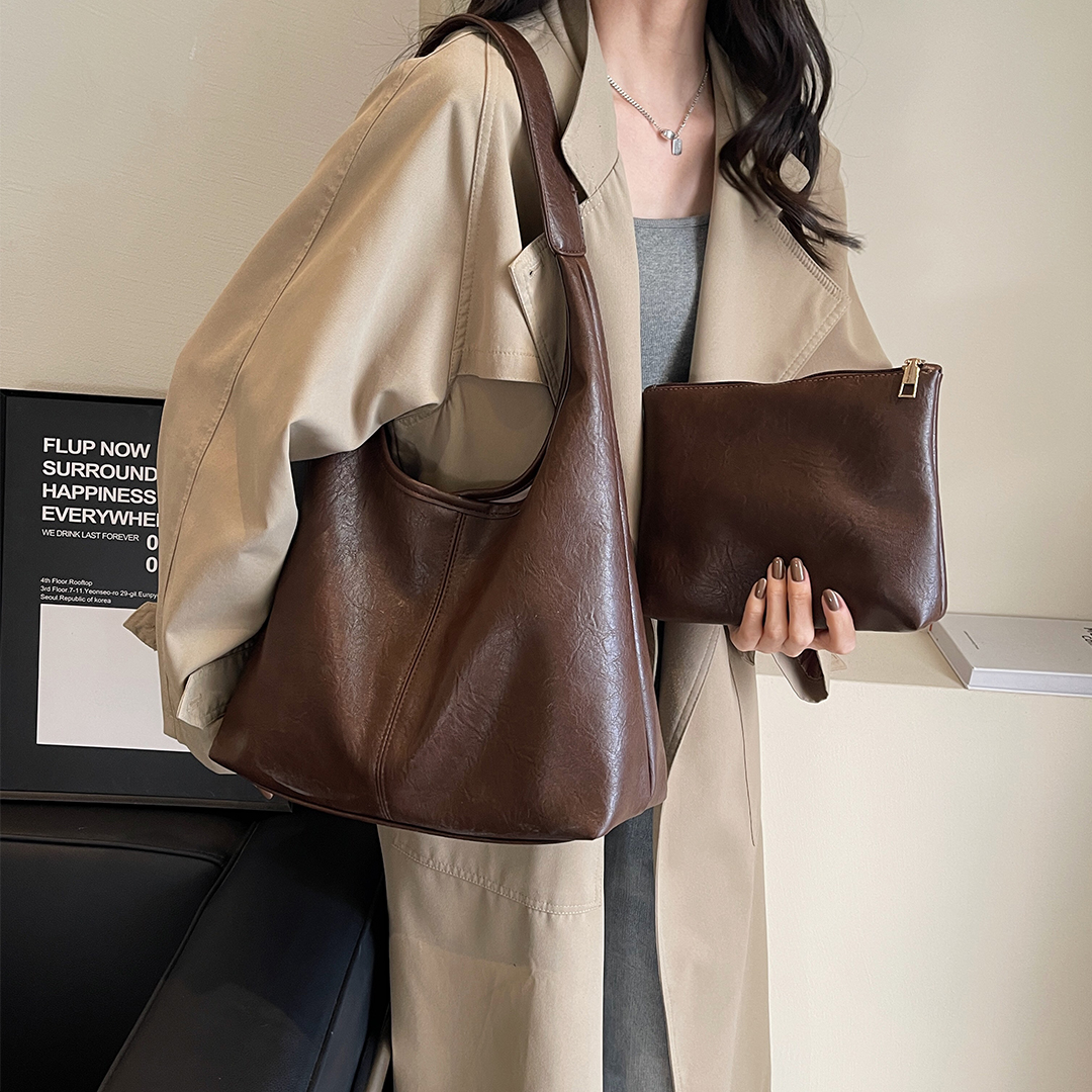 Bolso Hobo para mujer de cuero vegano suave miniatura 7