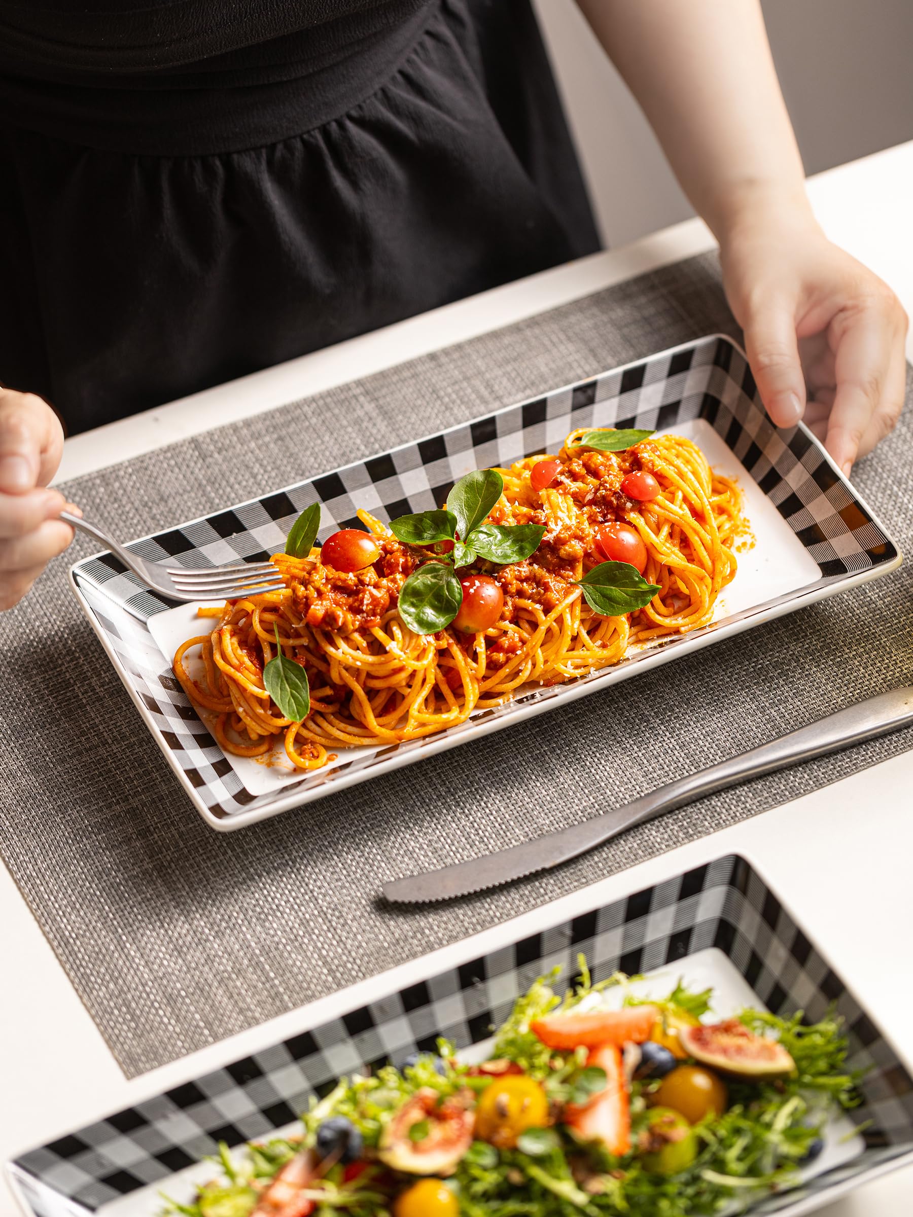 Snapklik.com : Ceramic Serving Platters Set Of 4, Black And White ...