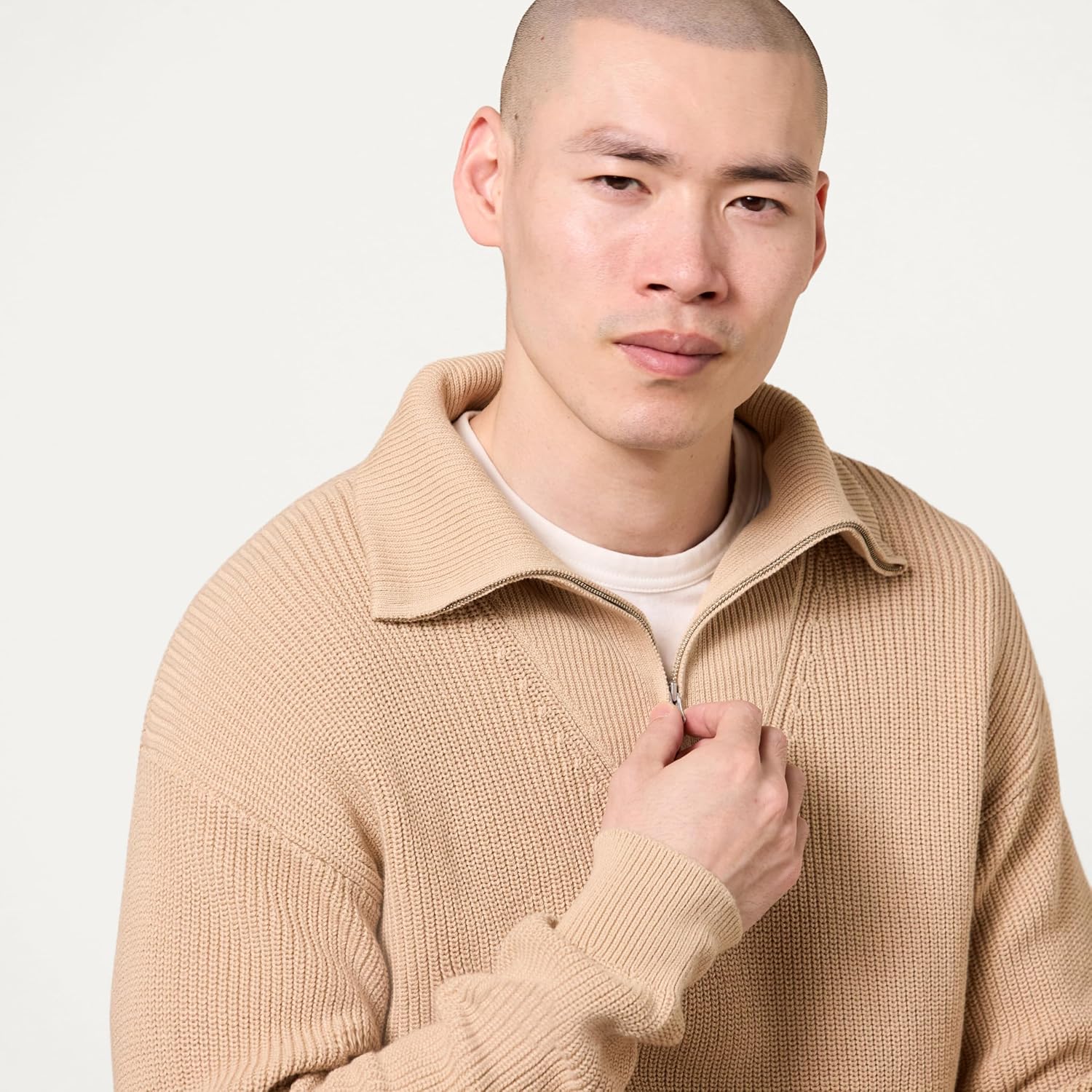 Amazon Essentials Men's Quarter-Zip Rib-Knit Relaxed-Fit Sweater - Image 3