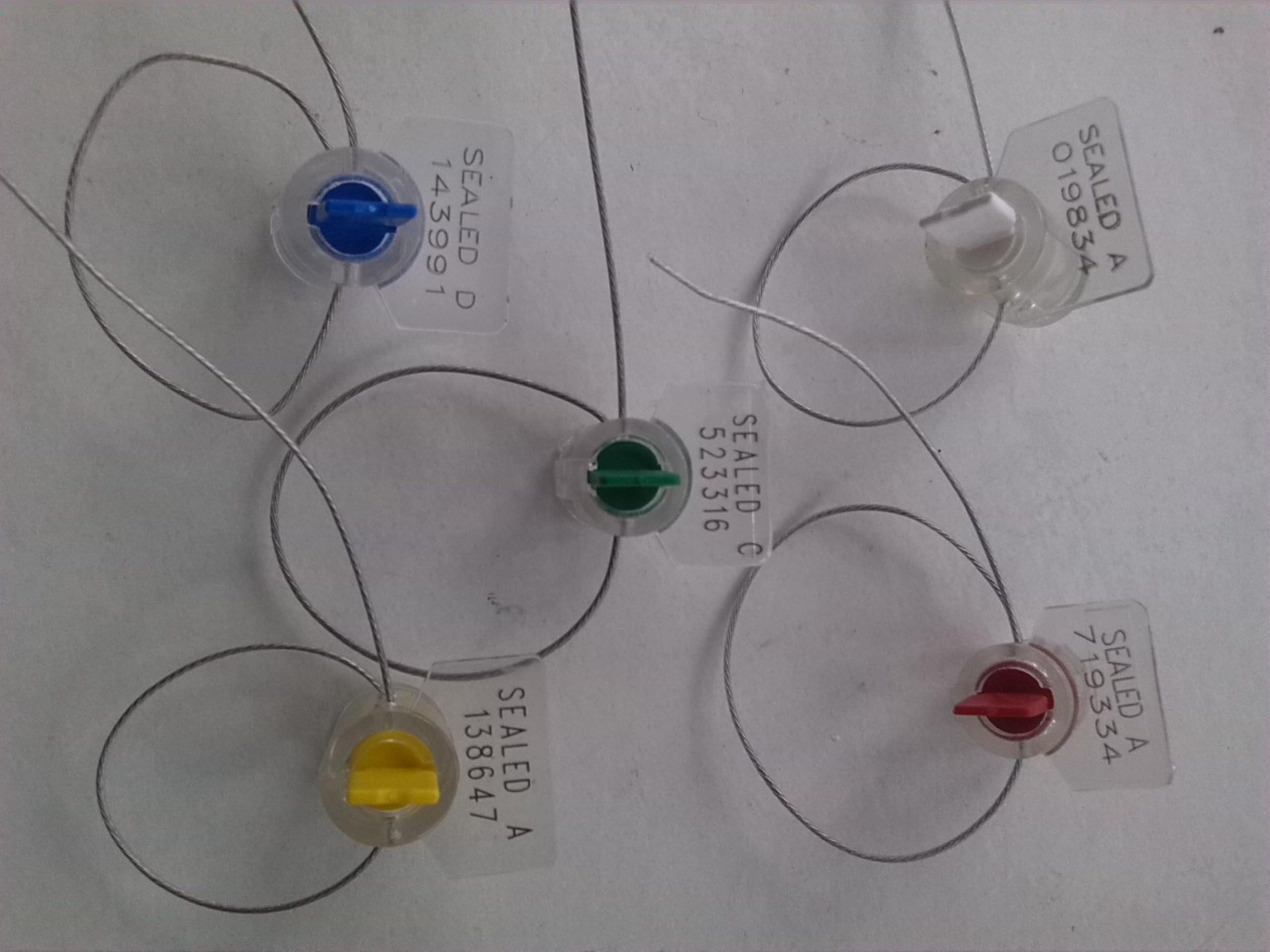 TWIST SEALS SECURITY LUGGAGE ONE EACH COLOUR SERIAL NUMBER