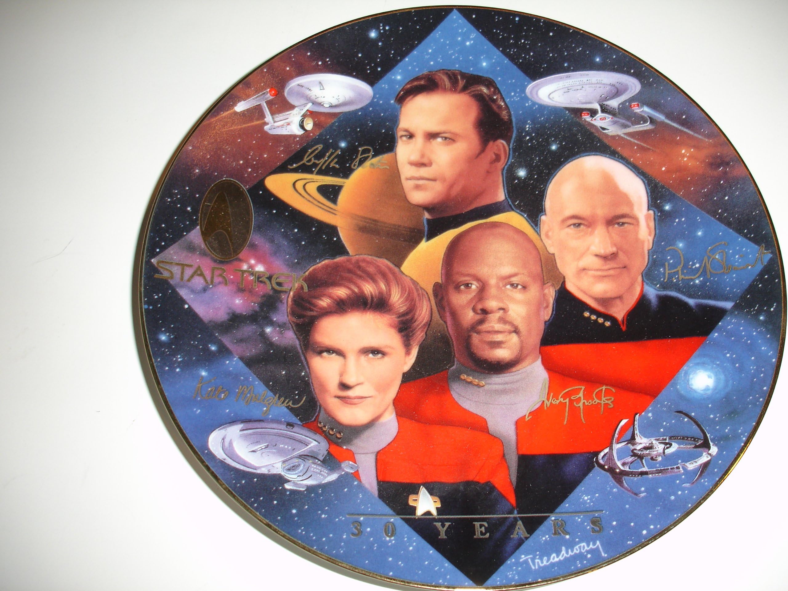 Hamilton Collection 1997 Star Trek 30 Years "Captain's Tribute" Plate by Todd Treadway