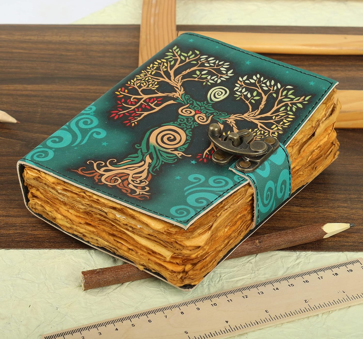 8x6 inch LARGE SIZE Blank Spell Book Of Shadows- Journal With leather Keychain Lock Clasp Prop- Vintage Handmade Leather Diary- Embossed Prayer Pagan Antique- Witchcraft Supplies- Wiccan Notebook