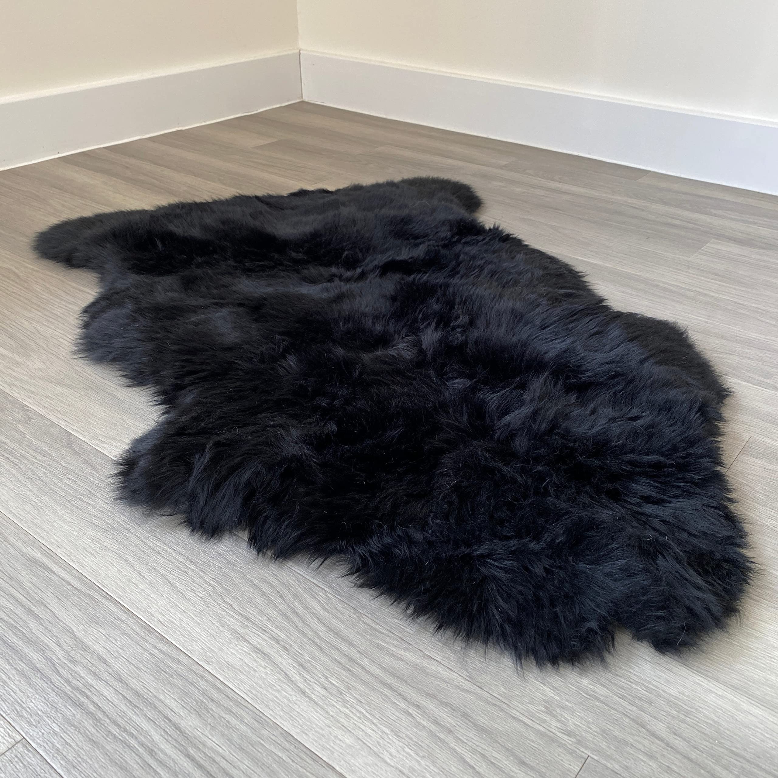 Arthur Cameron - Genuine Double-Fleece Sheepskin Rug with a Natural Suede Backing - Non-Allergenic, Extra Thick & Dense Wool with a Soft, Fluffy Texture