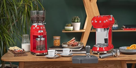 Smeg CGF01RDEU Electric Coffee Grinder with a Power of 150 W CGF01RDEU-red, Plastic, red