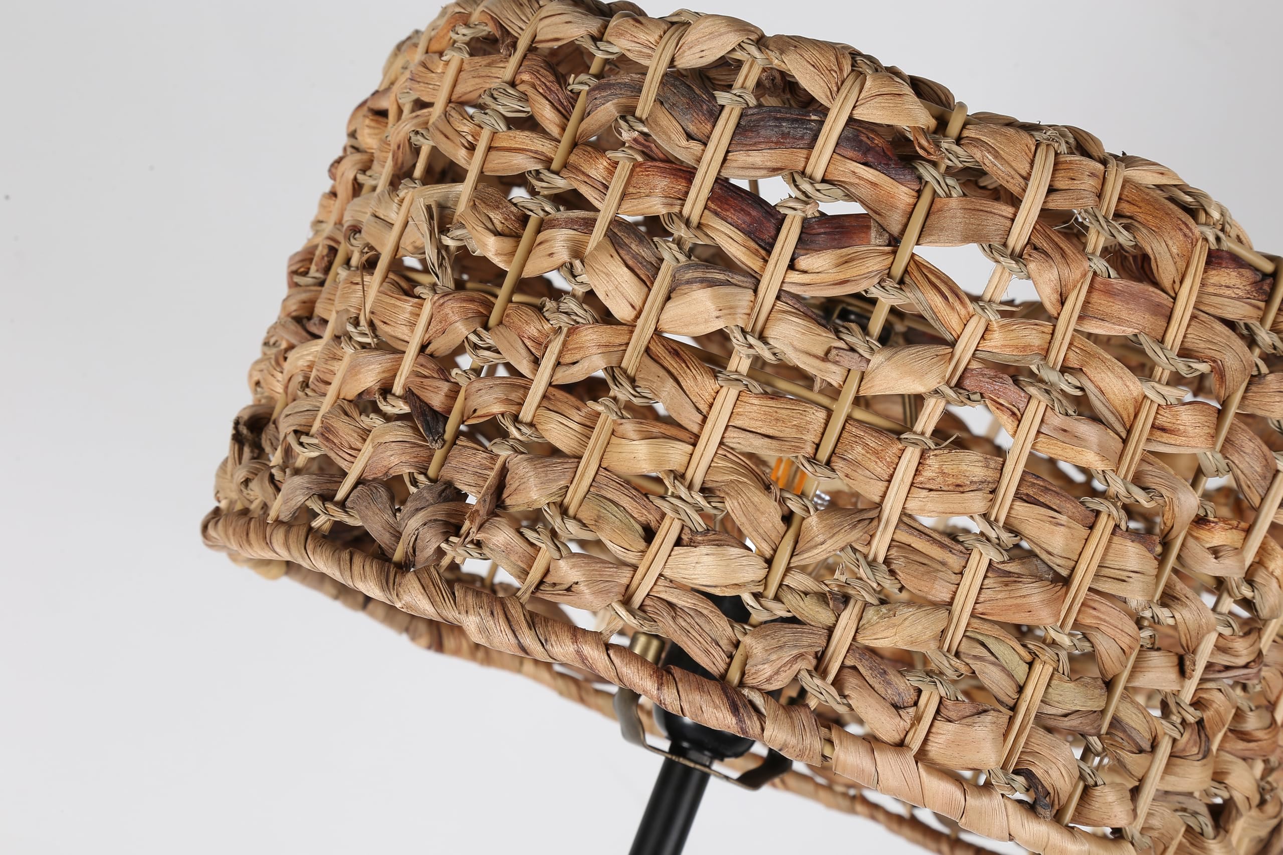 Alpinaluz Stehlampe aus Naturrattan mit Drumshade Lampenschirm, Handgeflochtene Wasserhyazinthe Stehlampe Minimalistisch Modern Klassisch Industrial für Wohnzimmer Schlafzimmer Esszimmer Treppe