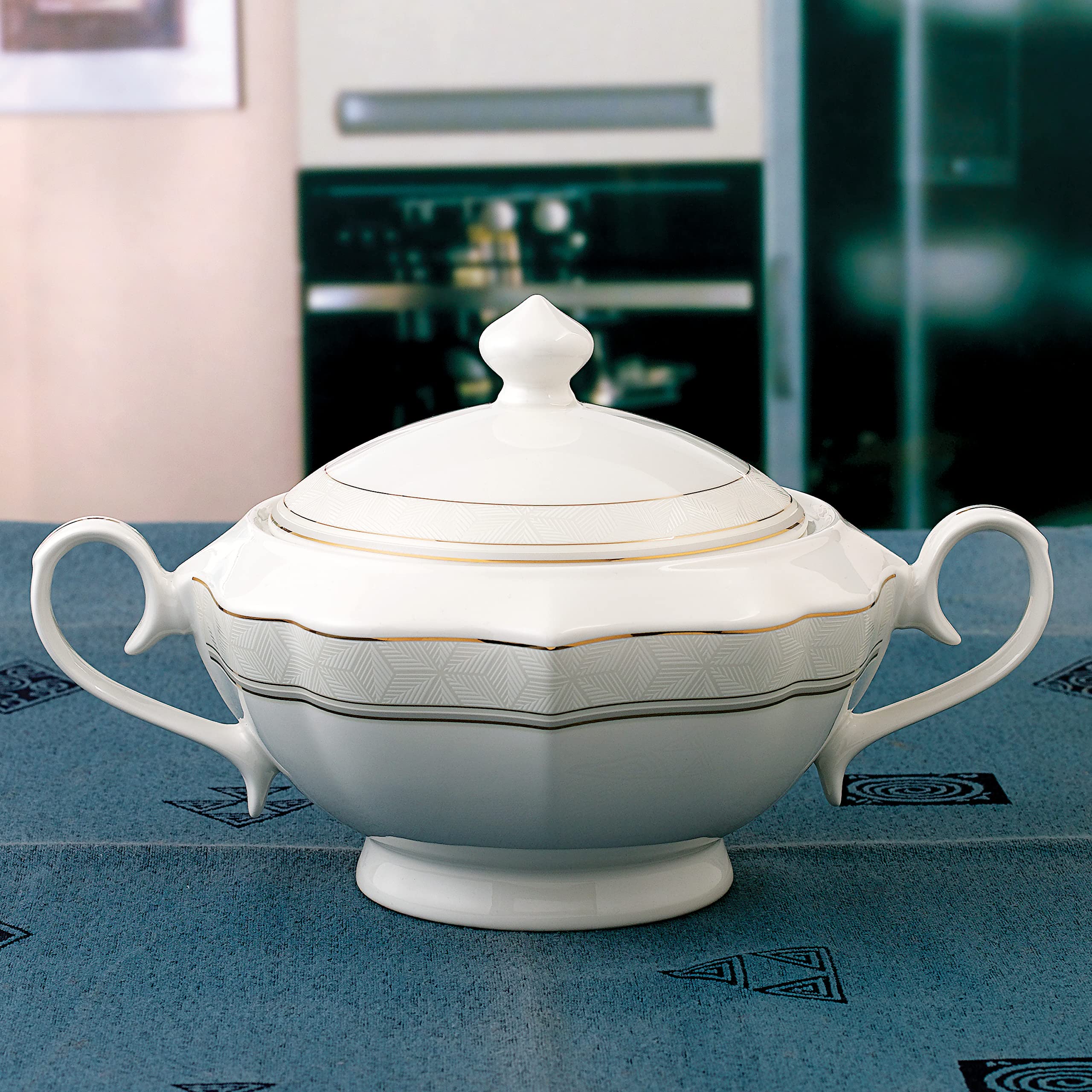 Lorenzo Import Charlotte Tureen, Gold