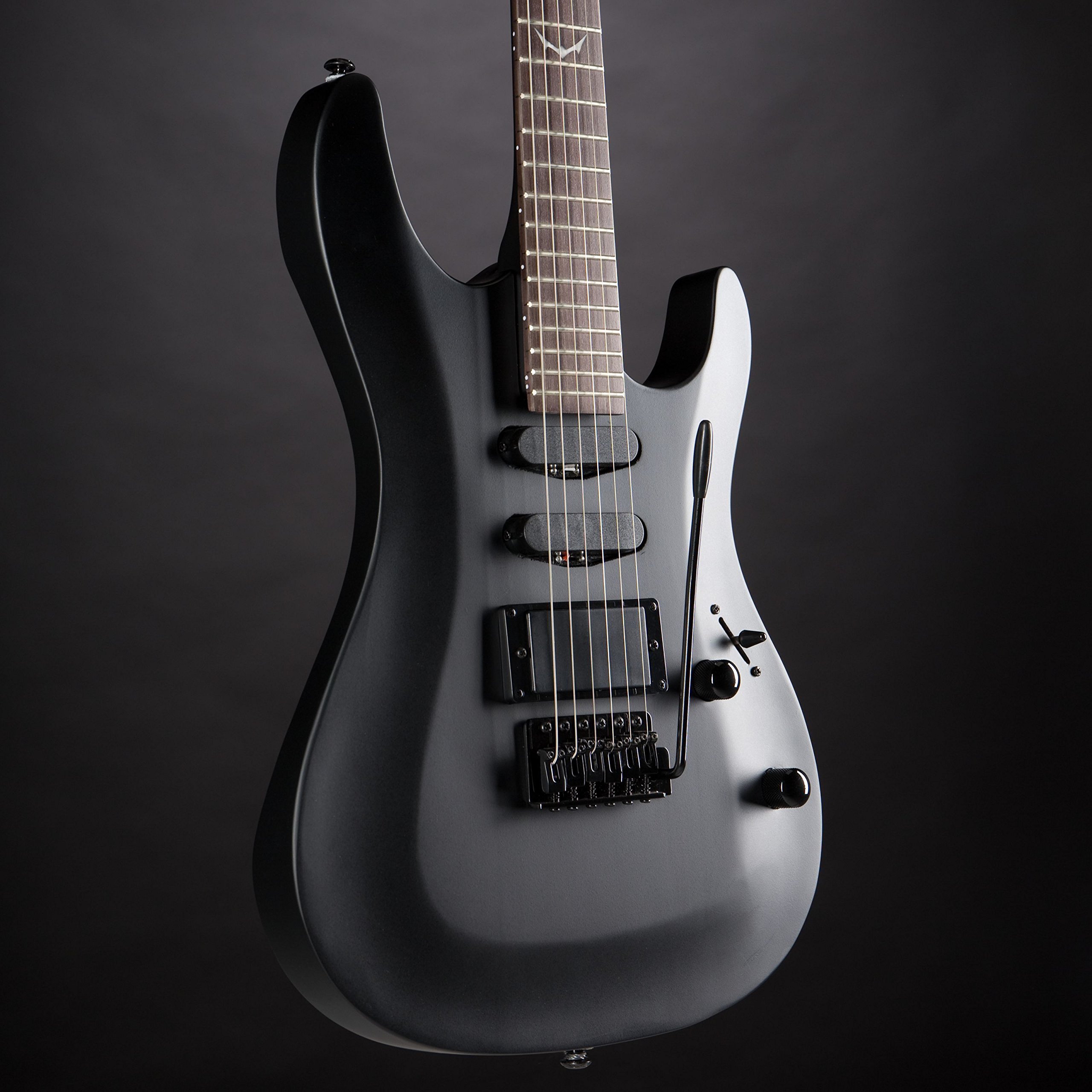 J & D 905 HSS Bat Mark Goth Black E-Gitarre mit HSS-Tonabnehmersetup und Vintage Vibrato