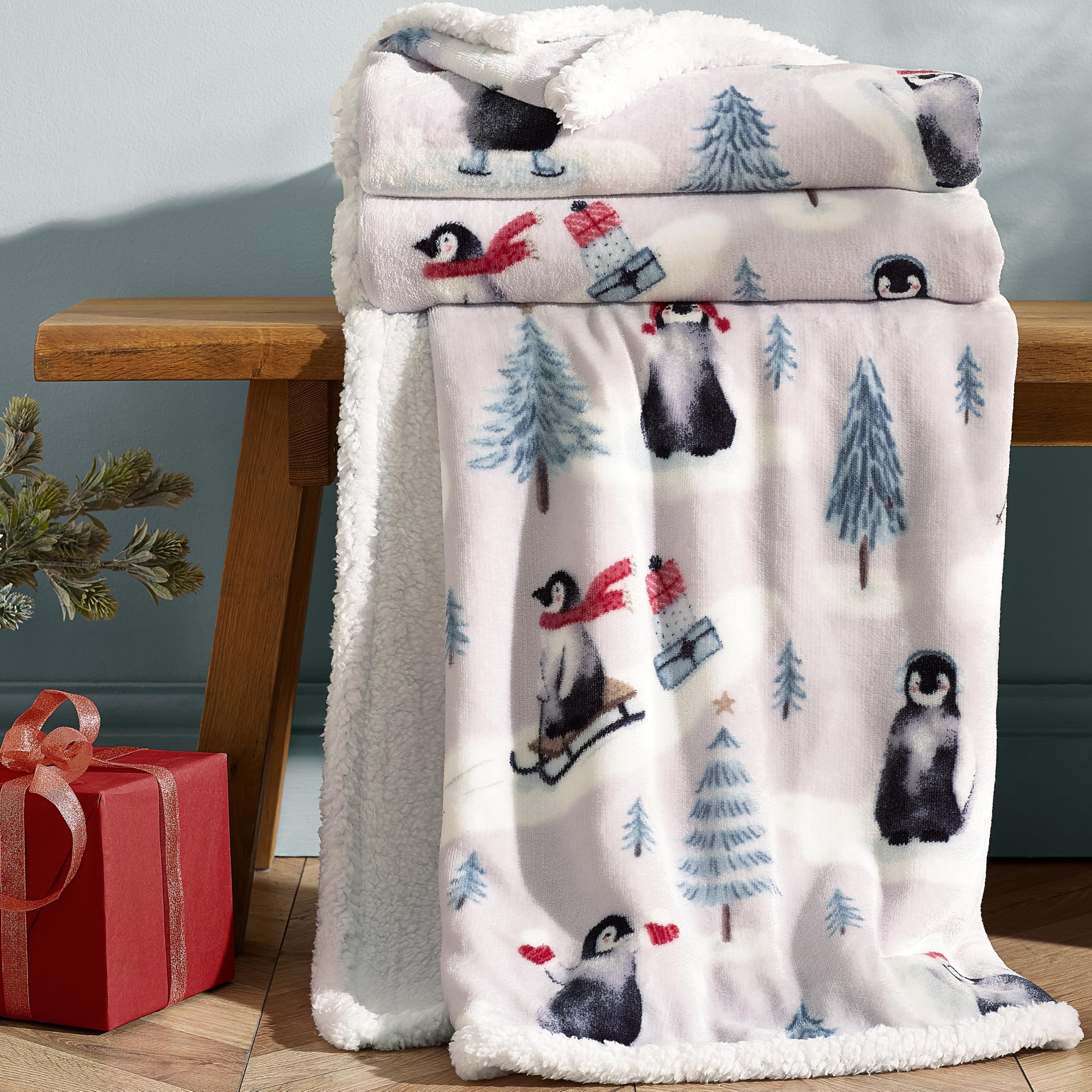 Catherine Lansfield Unisex Natural 'Christmas Sherpa Penguins' Cosy Blanket Throw In | Size: 130 Cm X 170 Cm