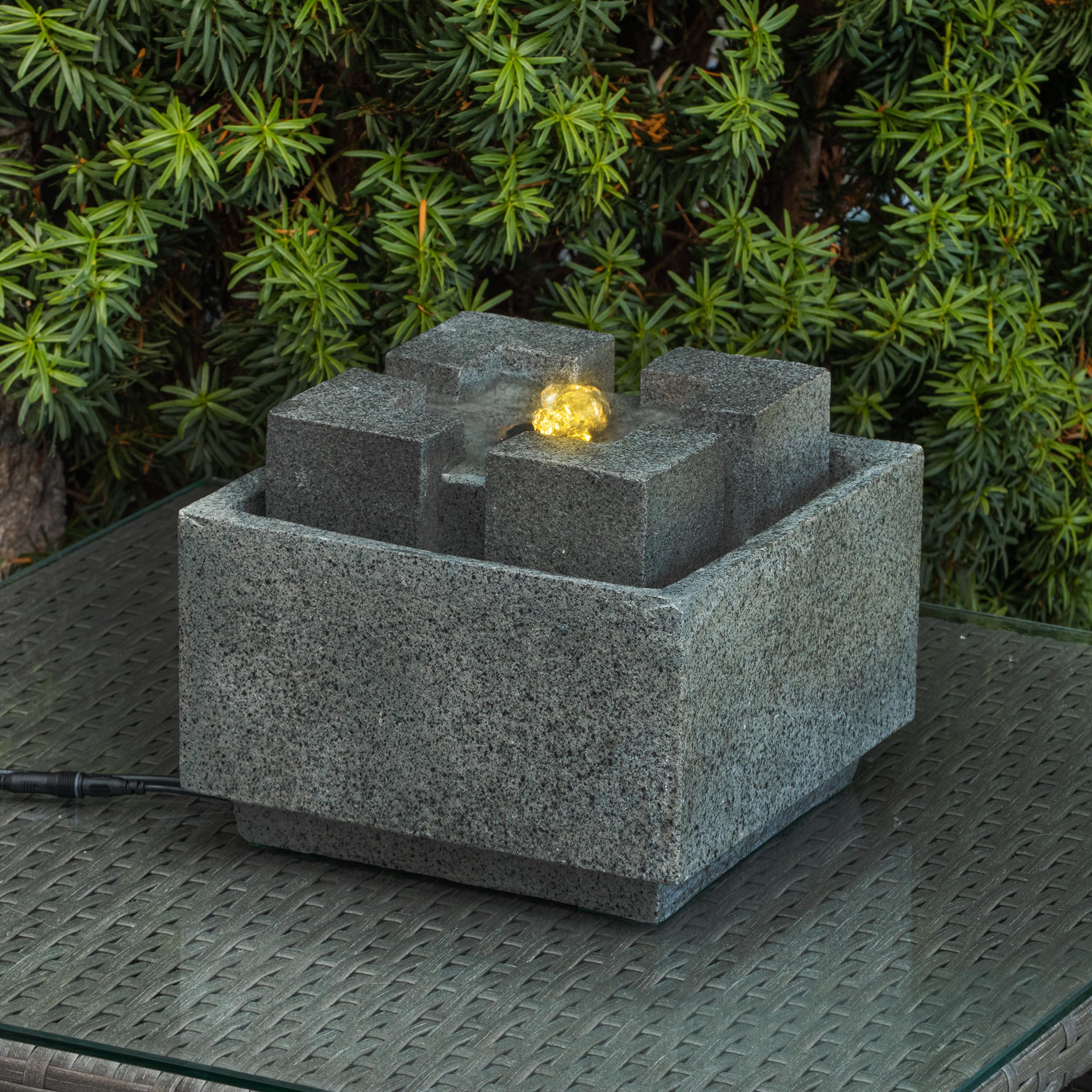 esotec Springbrunnen Wasserbrunnen mit LED Beleuchtung Modern Style, USB-Ladung, Timer, Solarmodul, Akku, LED-Licht warmweiß, 5m Kabel, Erdspieß und Wandhalterung Outdoor 101371