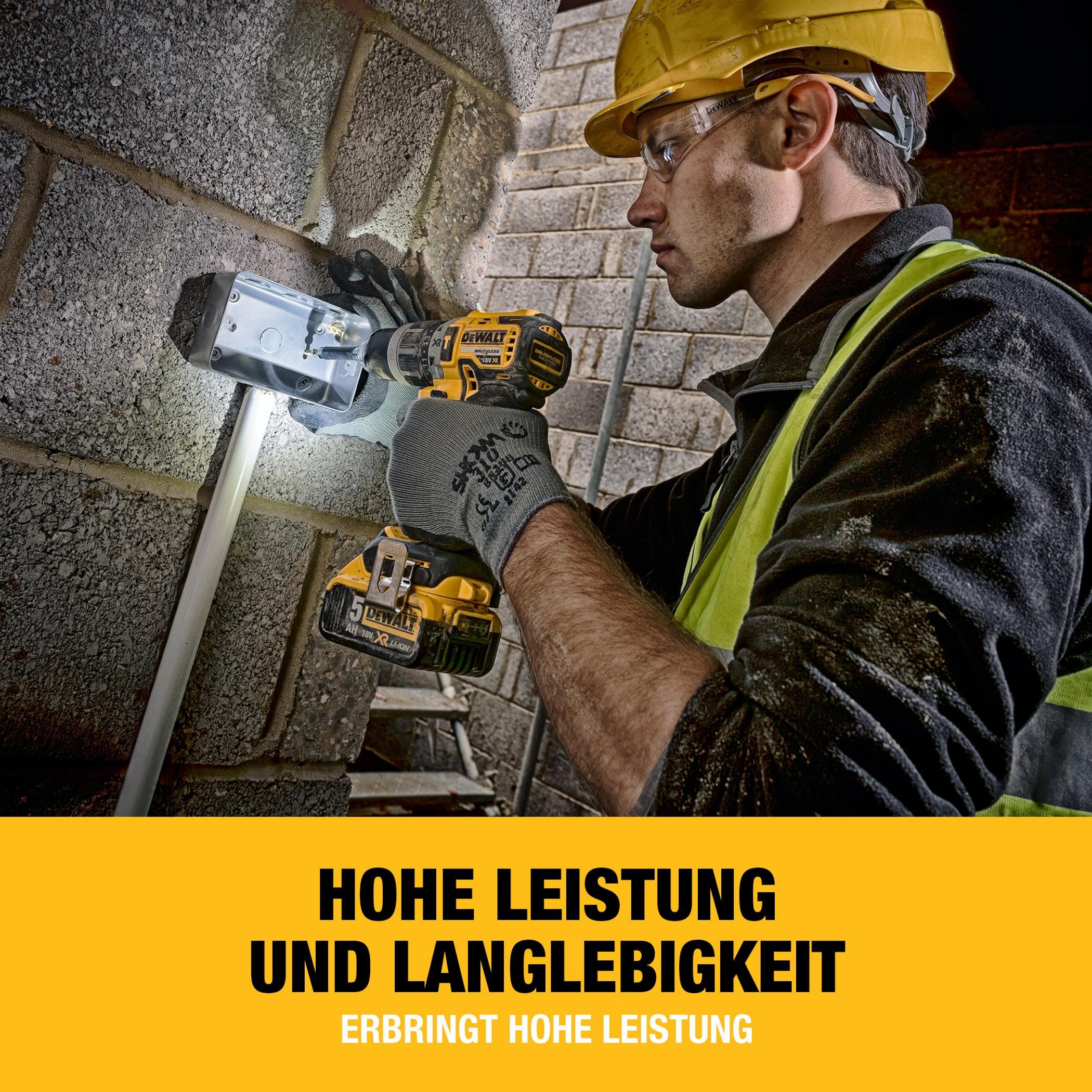DEWALT XR 18 Volt Akku Schlagbohrschrauber (Bürstenloser Motor, 2-Gang Vollmetallgetriebe, max. Drehmoment 70 Nm, 15 Drehmomentstufen, 2x 18 Volt / 5 Ah Li-Ion Akkus und Ladegerät), DCD796P2-QW