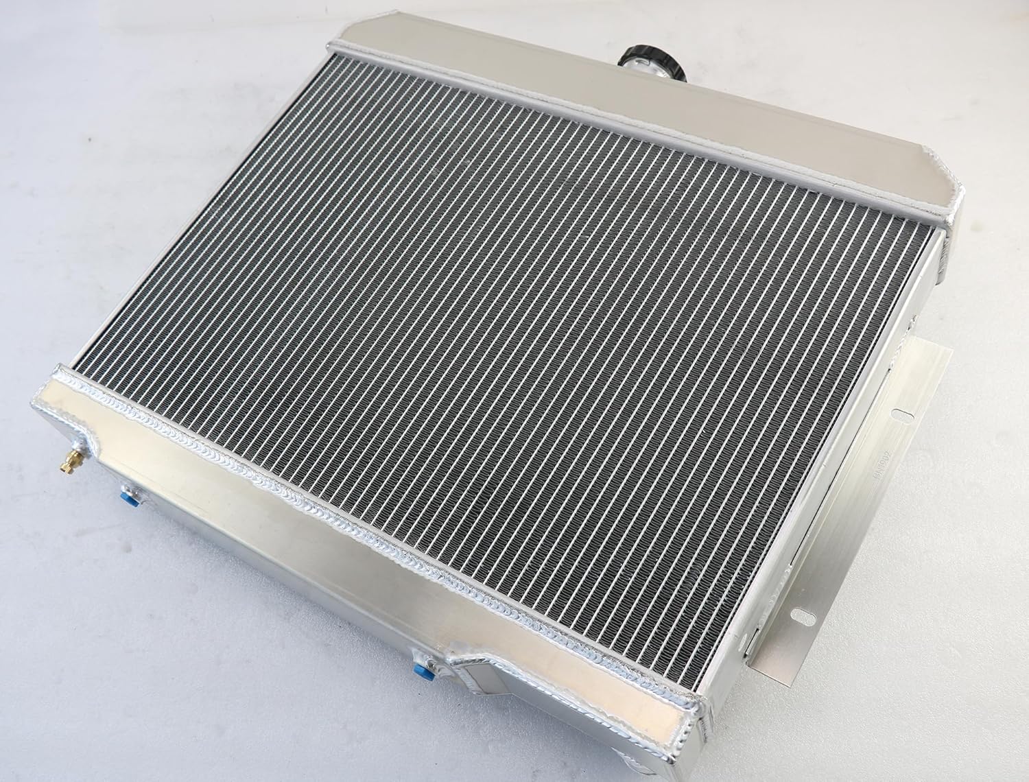 Radiator CU583 Compatible With Jeep CJ5 CJ6 CJ7 Cherokee Scrambler L6 V8 Sport Utilityt 1973-1986