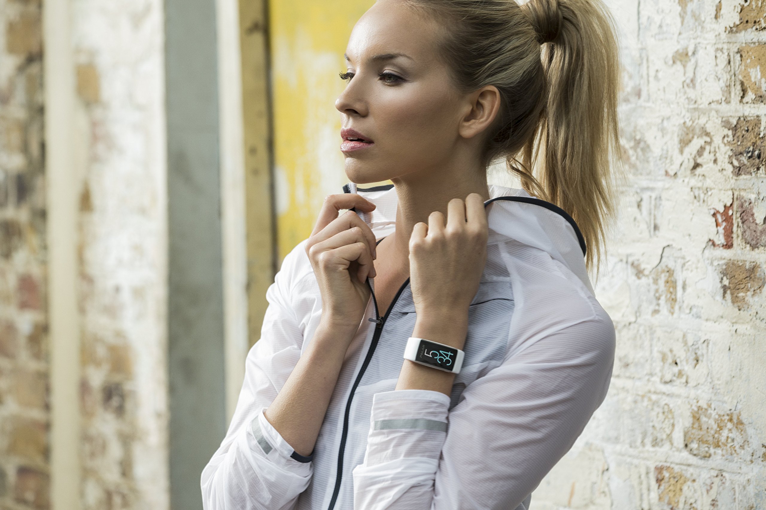 POLAR A360 Fitness Tracker, Medium/6