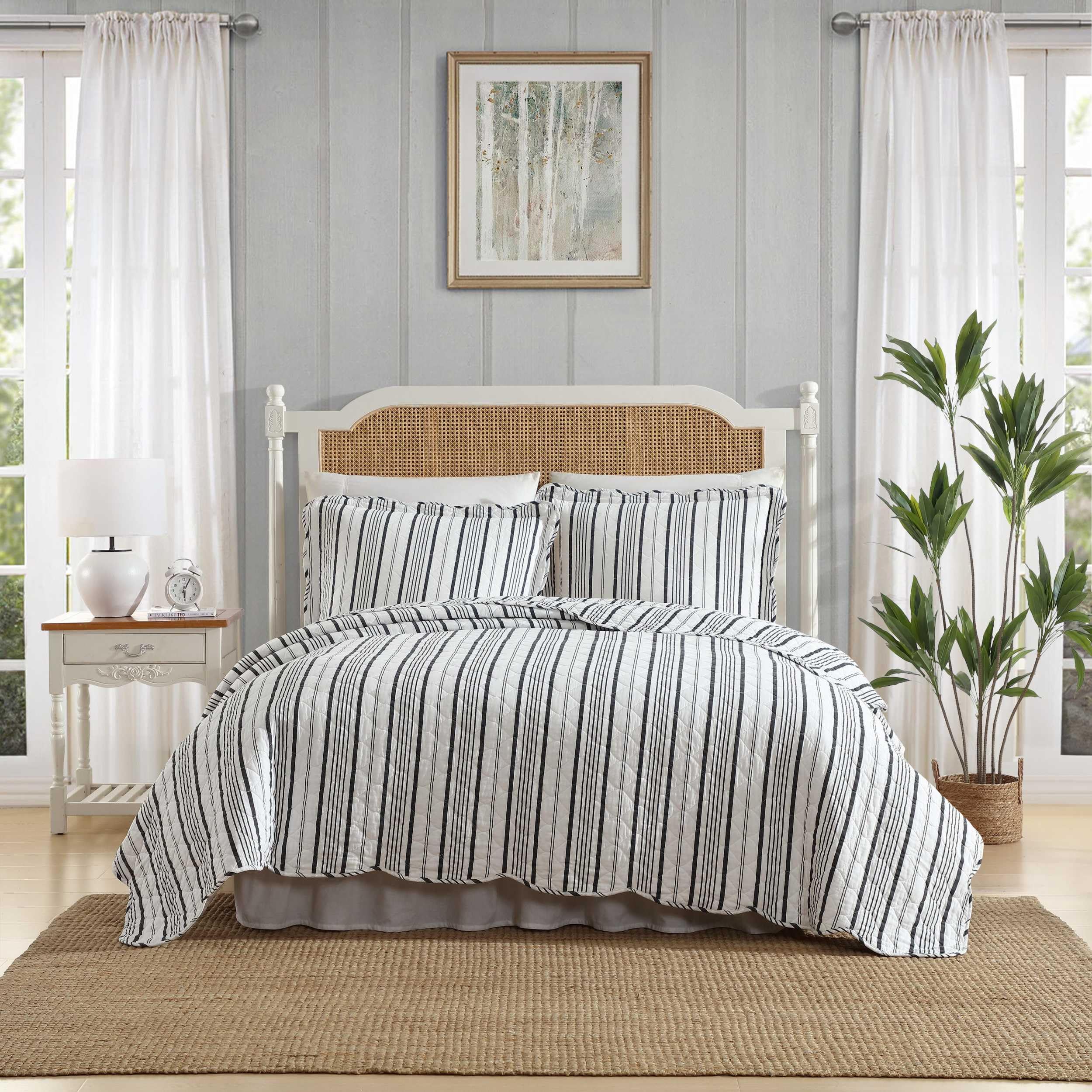 Parure de lit Laura Ashley aux bords festonnés design moderne