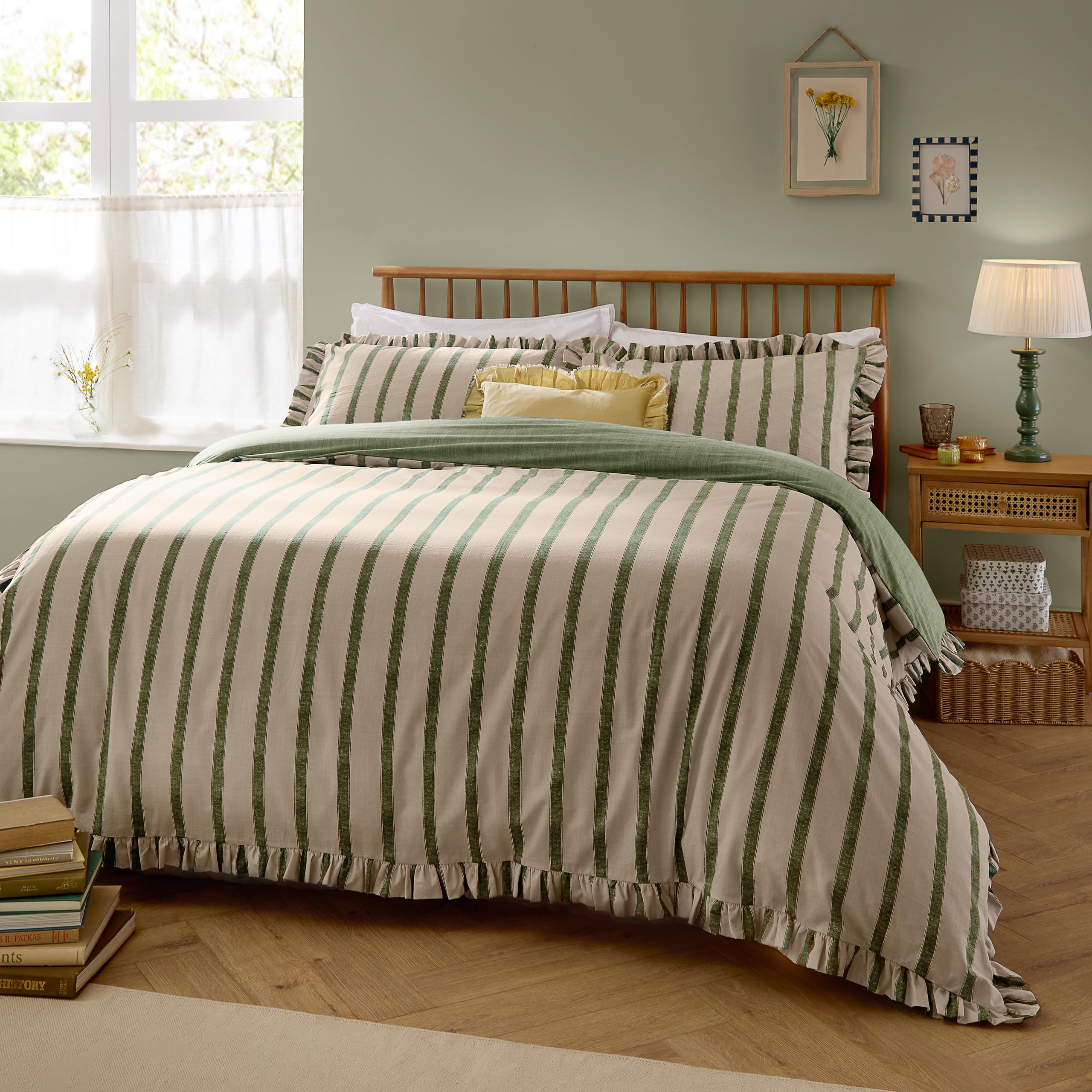 Wylder Unisex Green Connie Striped Ruffle Duvet Cover Set In | Size: King