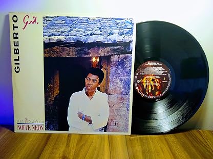Gilberto Gil - Dia Dorim Noite Neon por Gilberto Gil — capa do álbum