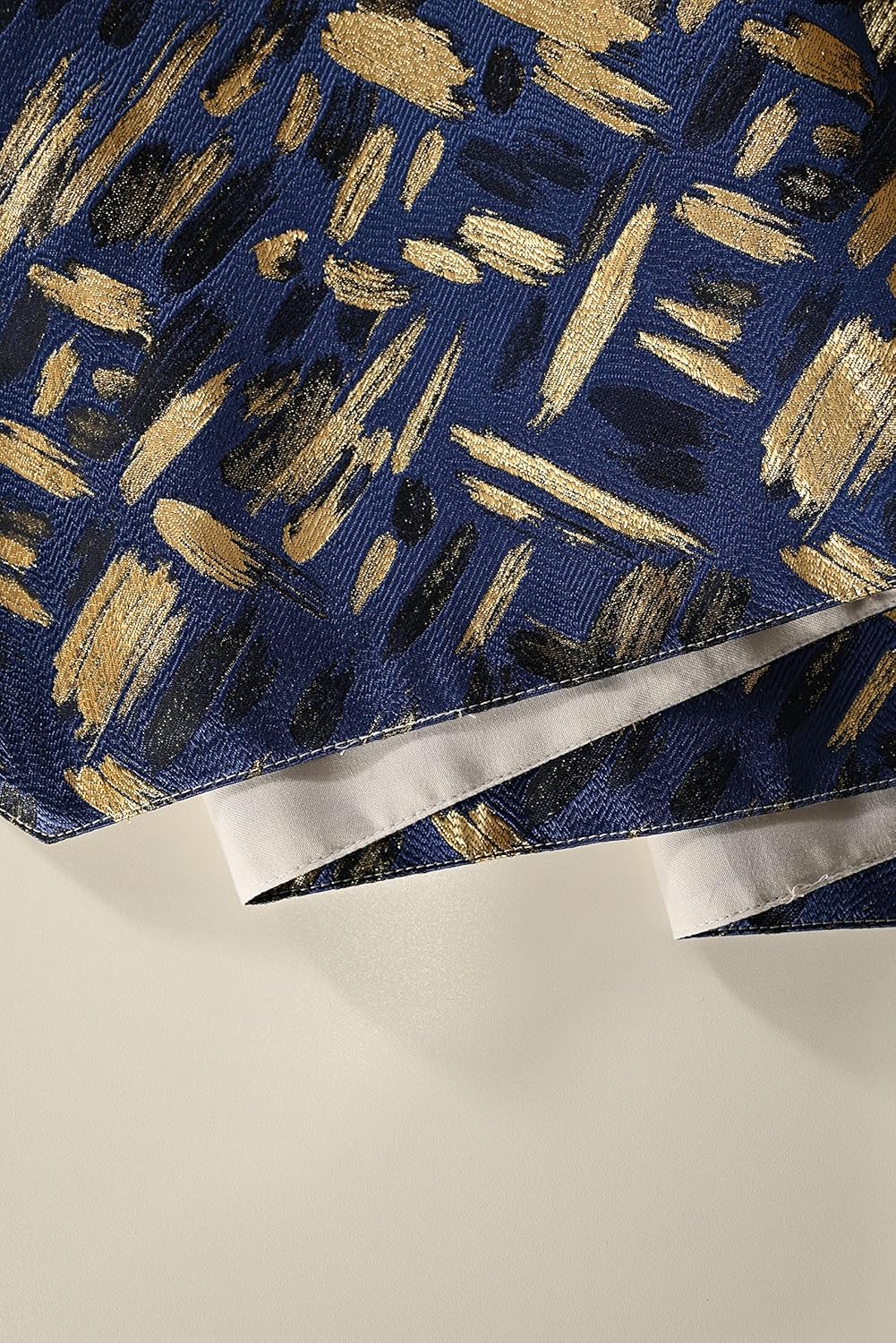 HoliSelear Multi-Size Glittering Colorful Jacquard Fall Table Runner 90 Inches Long, 13 x 90, for Farmhouse Desk Kitchen Tea/Coffee Table Dining Room Decoration Party Thanksgiving Christmas Blue