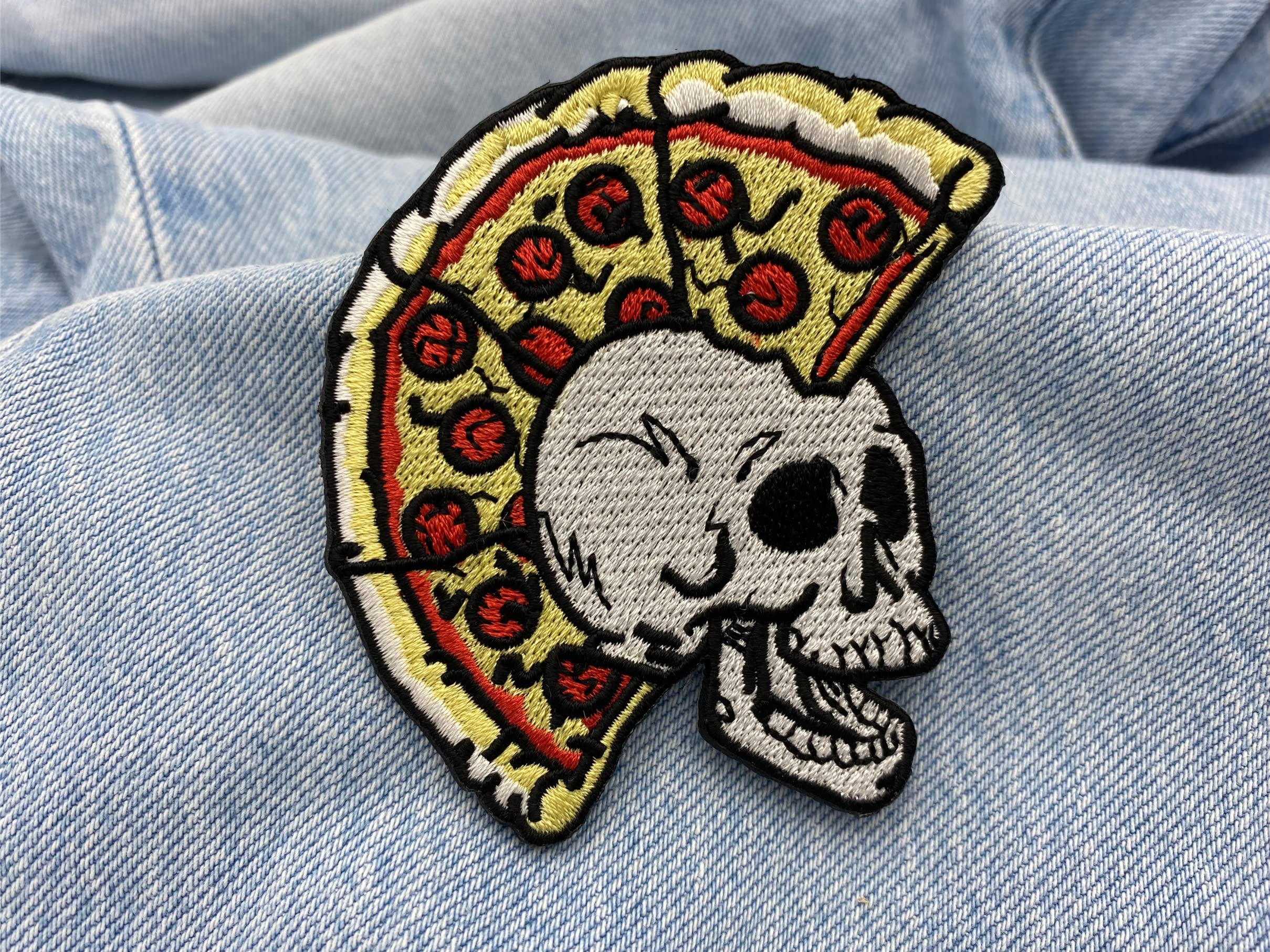 Finally Home Totenkopf Auf Pik Patch – Bügelflicken Zum Aufbügeln Oder Aufnähen, Waschmaschinenfest, Für Jacken, Rucksäcke & Mehr