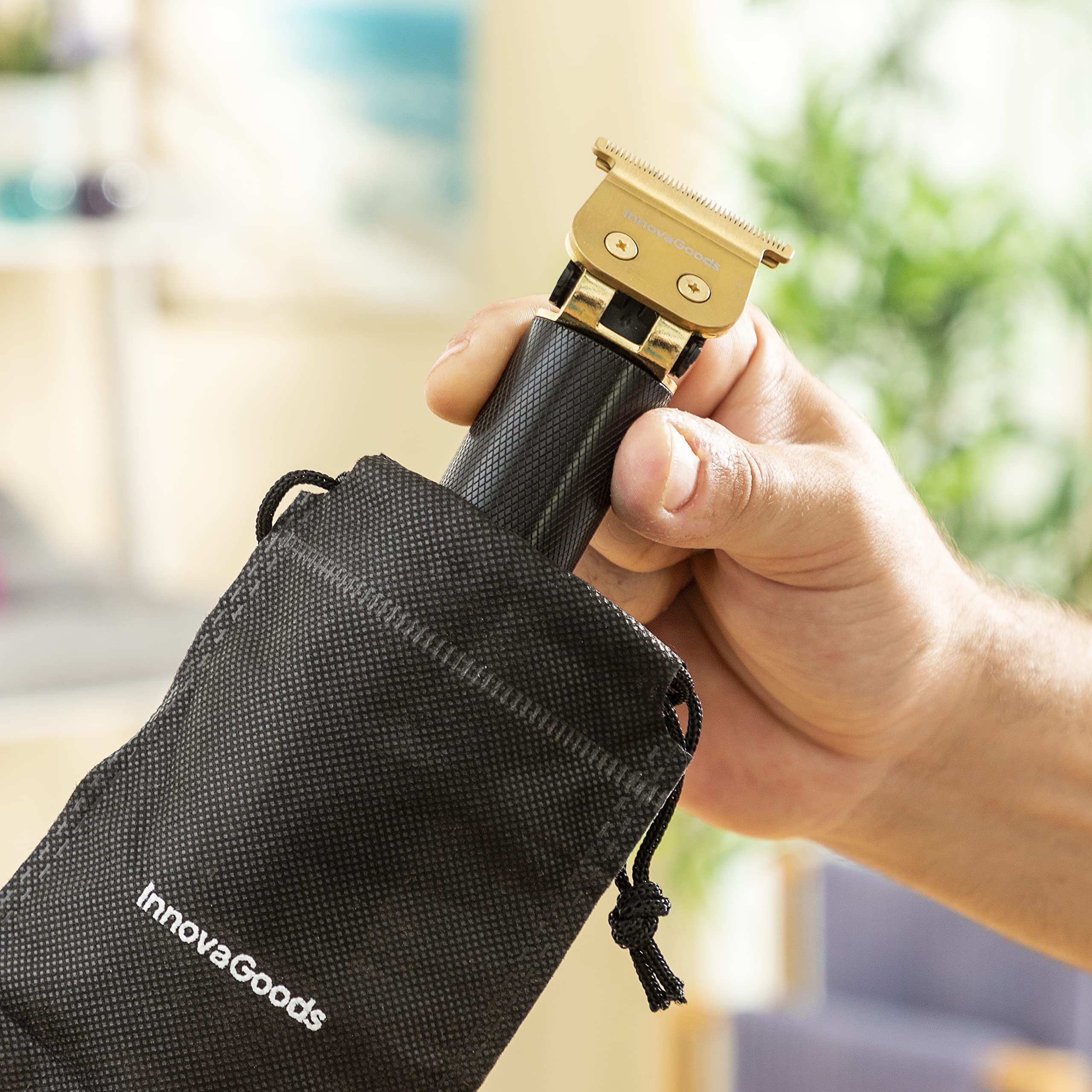 Tondeuse à Cheveux Professionnelle Rechargeable avec Accessoires V0103734 InnovaGoods