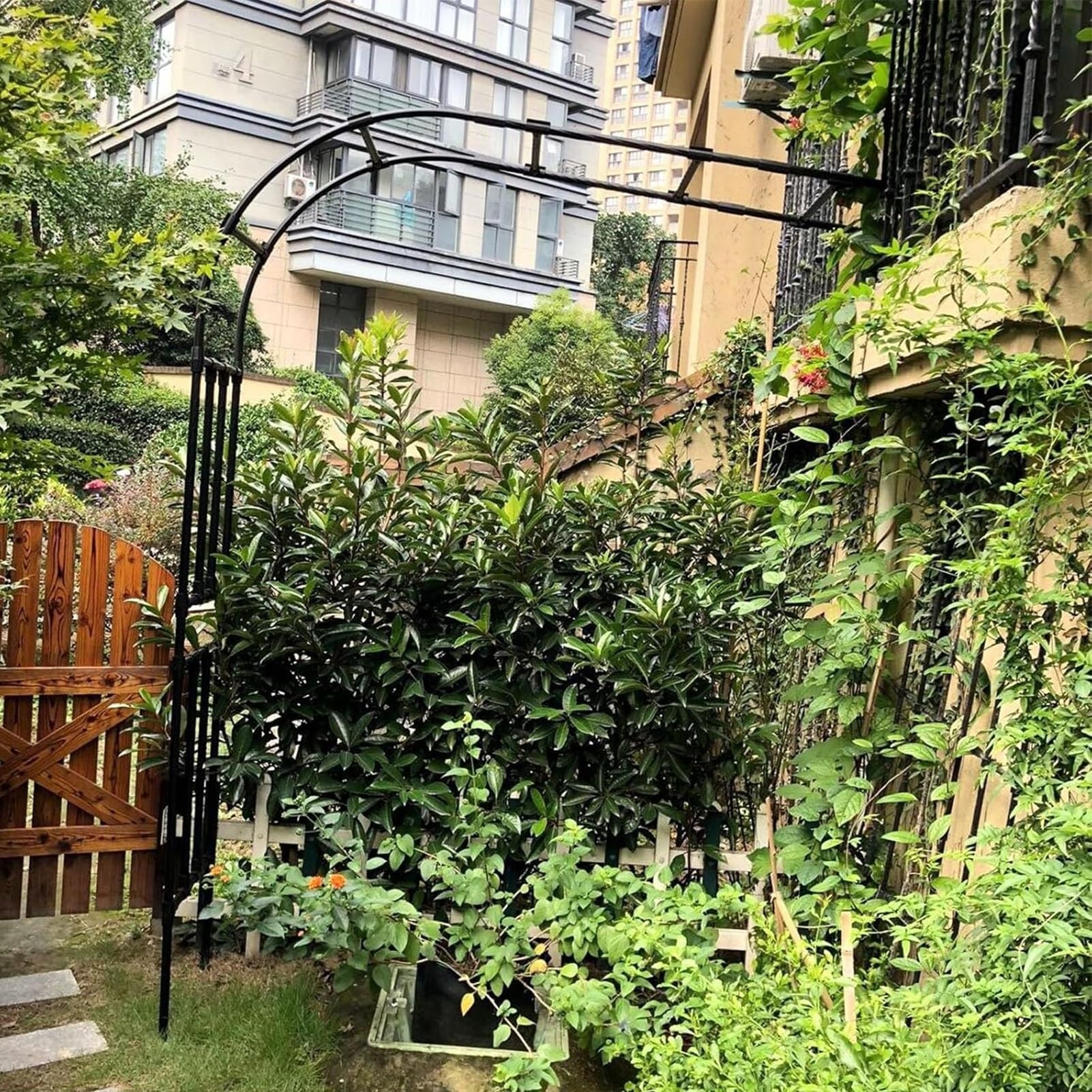 Łuk pergoli ogrodowej, metalowa kratownica różana półfabrykatowa, zewnętrzny stojak powlekany PE do roślin pnących i winorośli, 1,5 m x 0,4 m x 2,4 m, wytrzymała konstrukcja dla łuku d