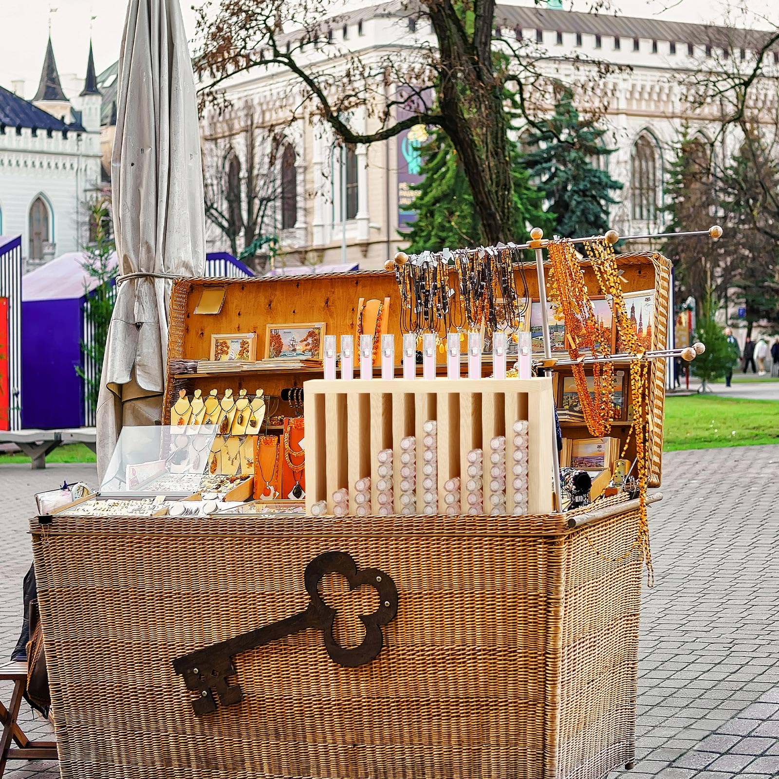 Wonderjune Wooden Lip Balm and Lipstick Display Holder