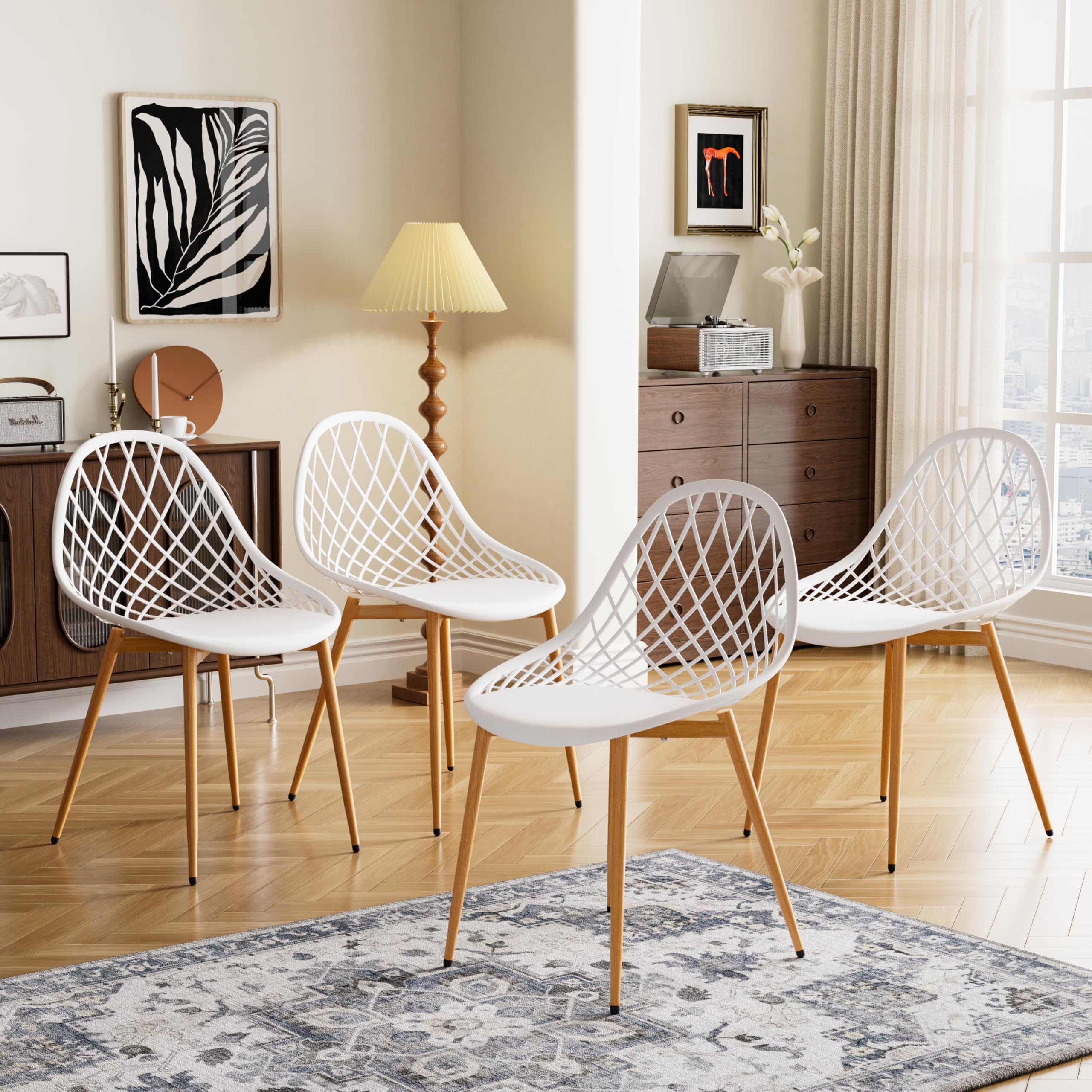Chaise cuisine lot de 4 blanche pour aménager un petit espace salon