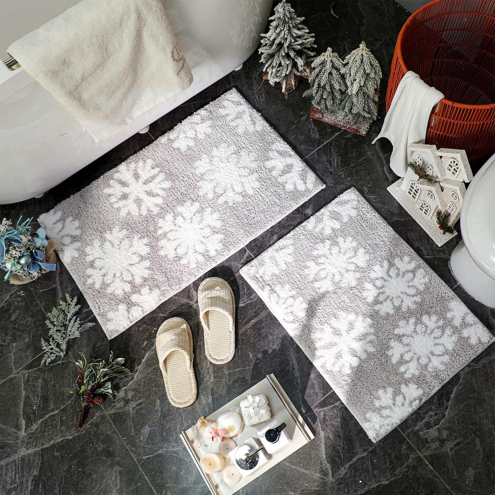 Dunzy Badematte für den Winter, Schneeflocke, rutschfest, weiche Mikrofaser, Badezimmerteppich, Weihnachtsbereich für Badewanne, Duschraum, Boden, 50,8 x 81,3 cm, 43,2 x 61 cm, 2 Stück