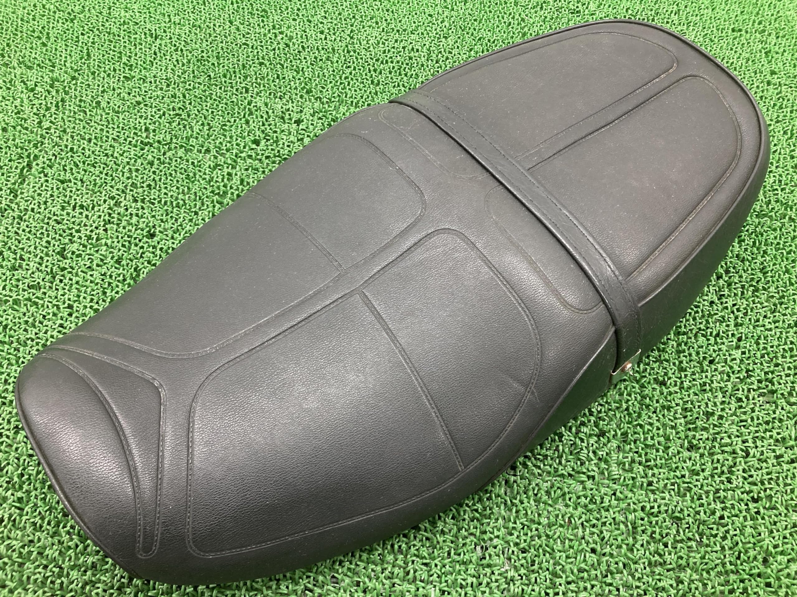 Amazon | カワサキ(Kawasaki)ゼファー1100シート1667純正中古バイク 