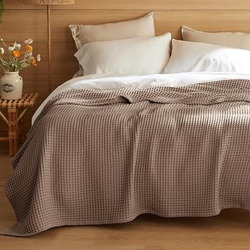 Bedsure 100% Cotton King Size Blanket for Spring Summer, Ultra Soft Waffle Weave King Blanket for Bed, Thin Lightweight Breathable Bedding Gifts for Women, Men, Teens, Coffee Brown, 108" x 90"