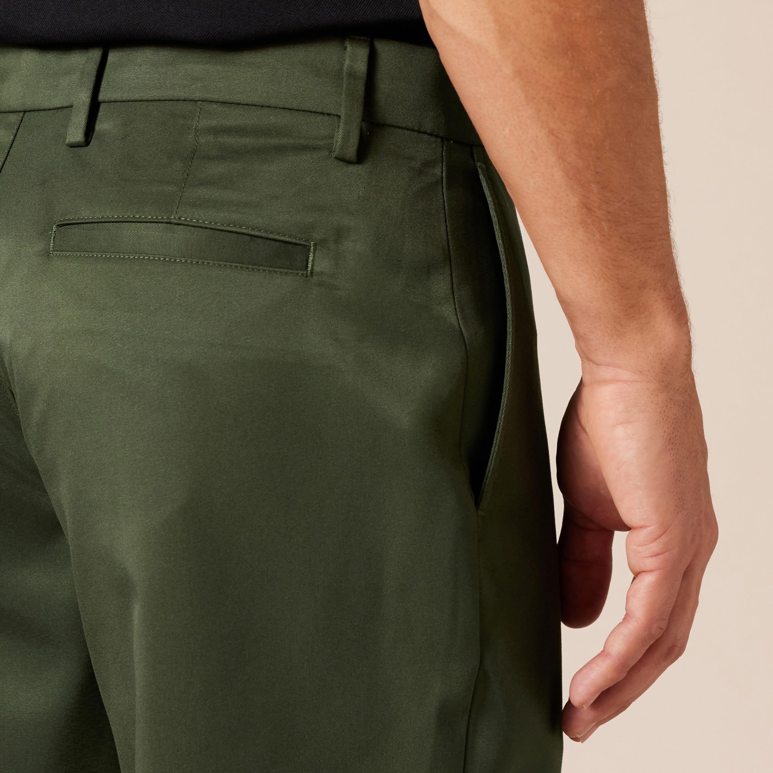 Amazon Essentials Pantalones elásticos de Golf y Corte Deportivo (Disponible en Tallas Grandes y Largos Especiales) Hombre