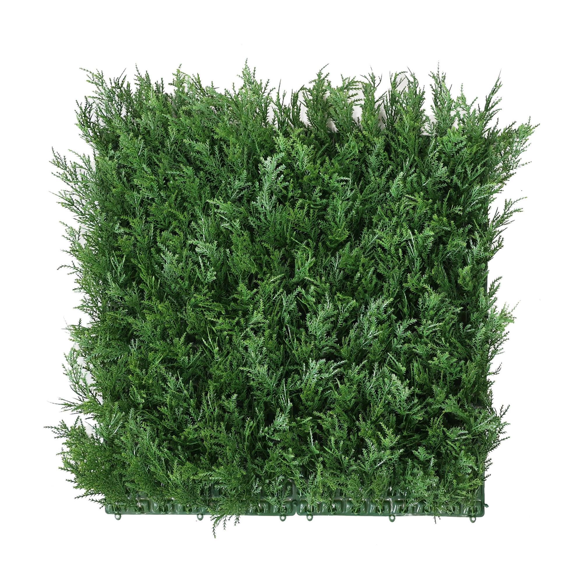Panneau de haie vertical cèdre vert pour créer un salon de jardin intime