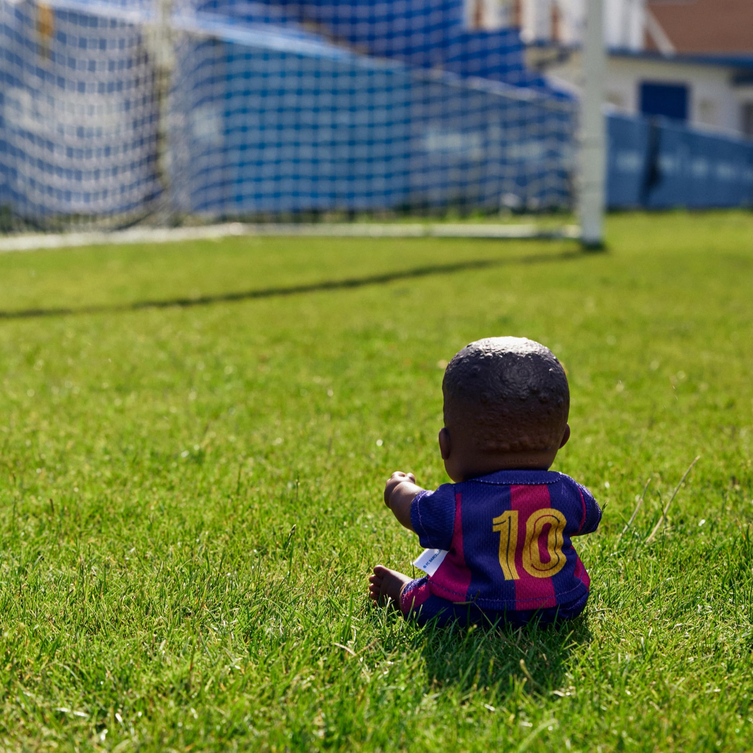 Miniland FC Barcelona Doll 21 cm with Official Blaugrana Kit, Articulated and Collectible Barça Football Doll - Image 3
