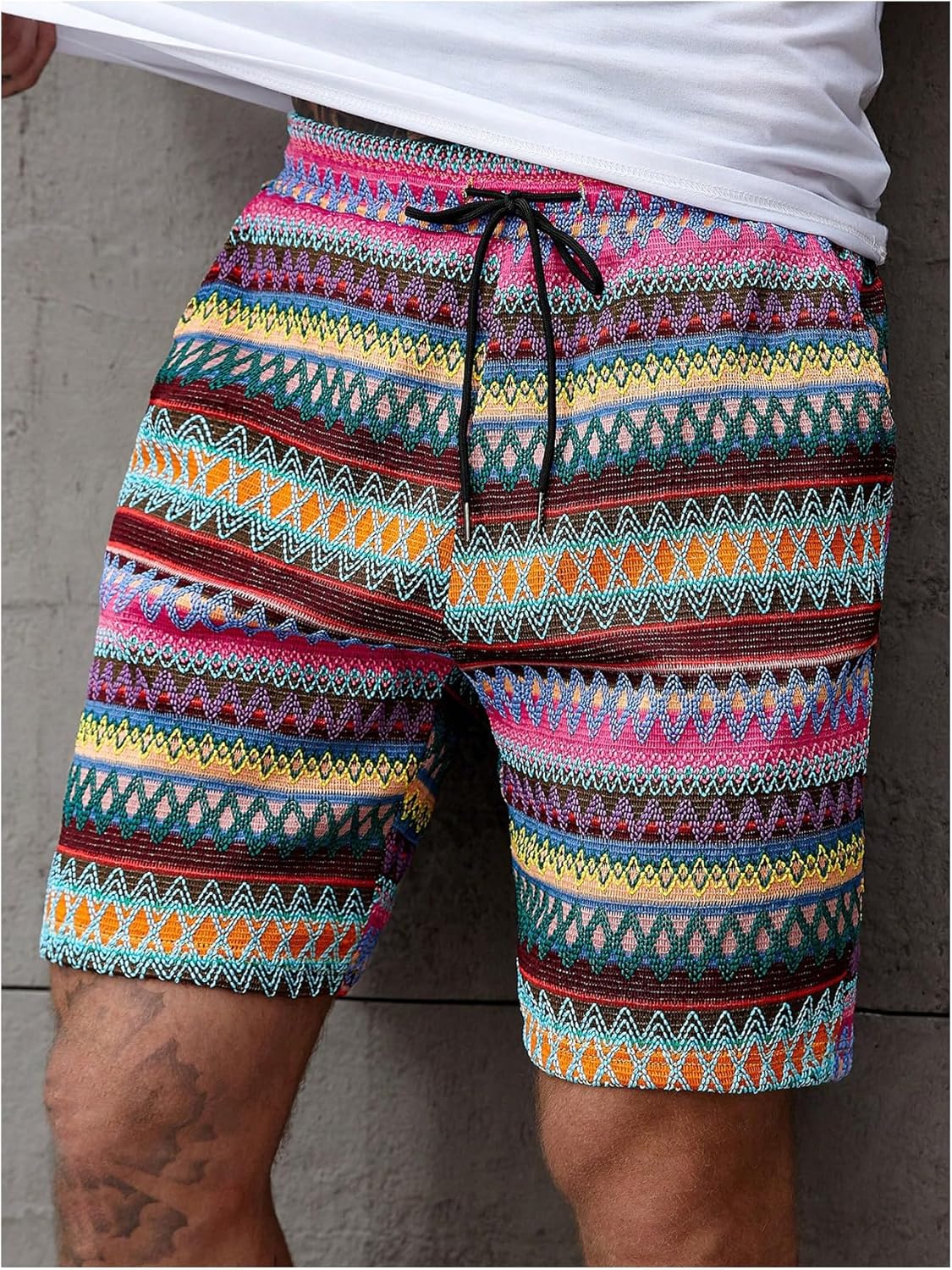 WDIRARA Men's Geometric Print Drawstring Waist Bermuda Shorts Boho Summer Beach Shorts with Pockets - Image 3