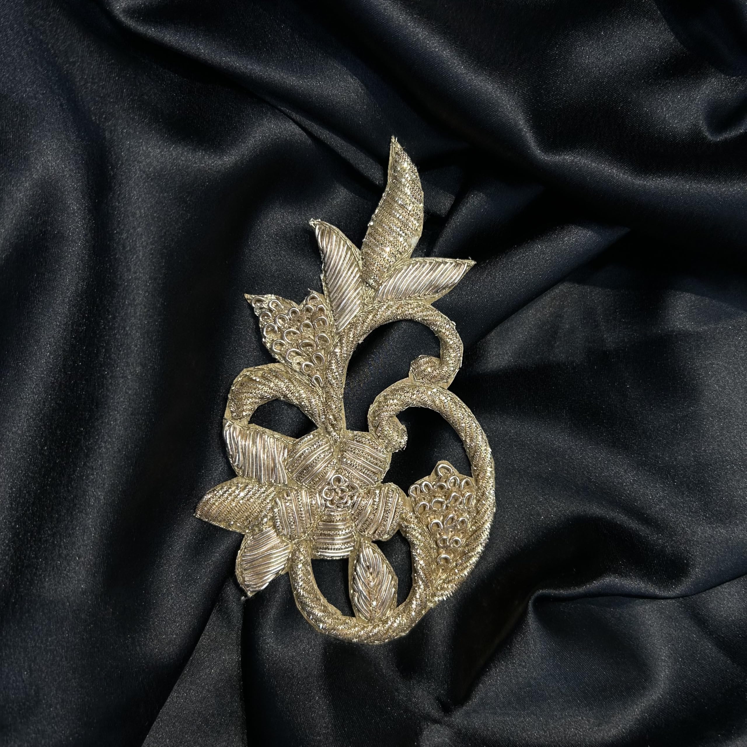 Mohan Shoppe Golden Handwork Patch/Applique for Dresses Shirts Suits etc.  Pack of 1 Piece : Amazon.in: Home & Kitchen
