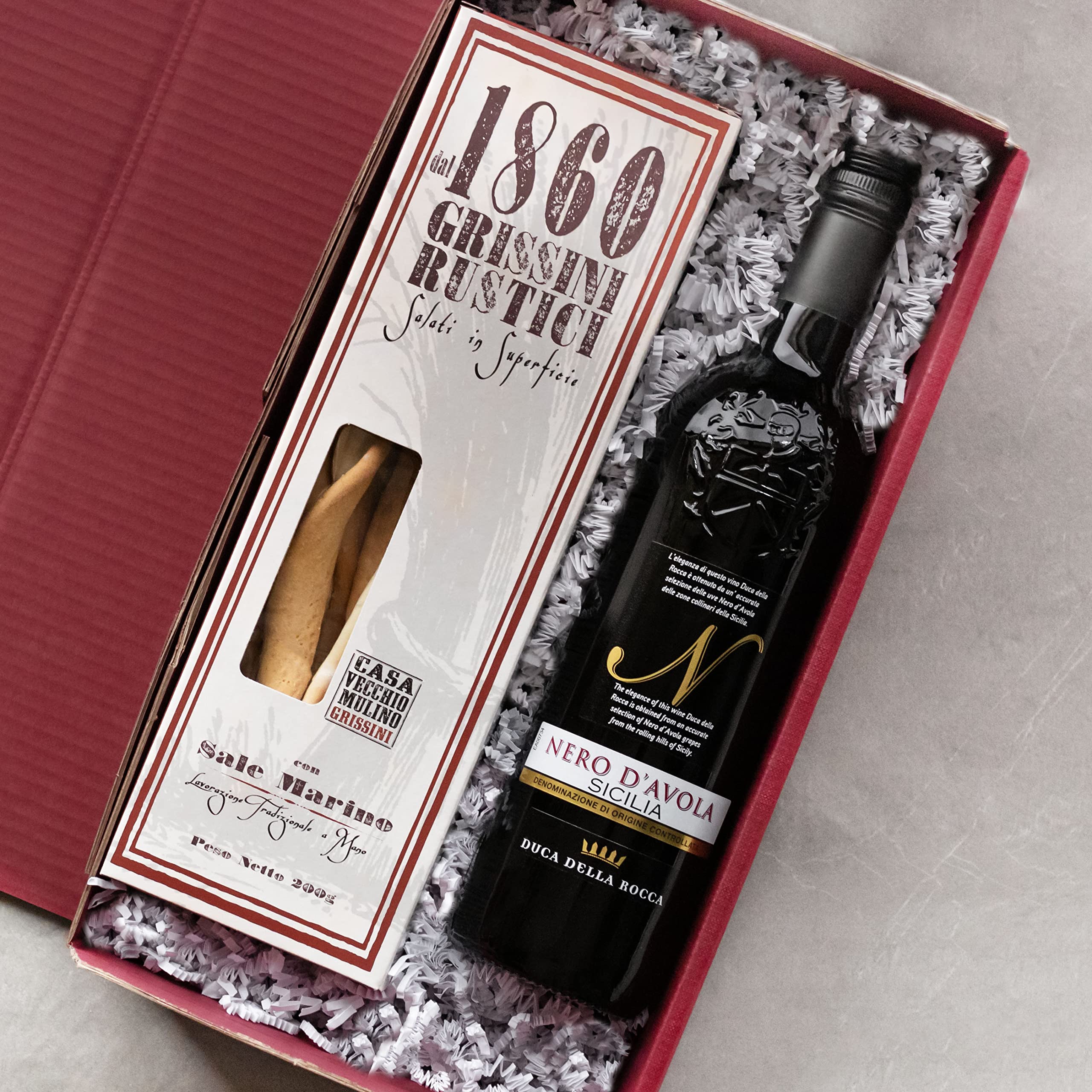 Geschenk-Set "Nudelliebe" Geschenk Korb mit Spaghetti di Semola & Geschenk-Set „Rustico“ mit Wein und Salzgebäck in einem tollen Geschenkkarton Geschenkset mit edlem Rotwein aus Sizilien (1 x 0.75 l)