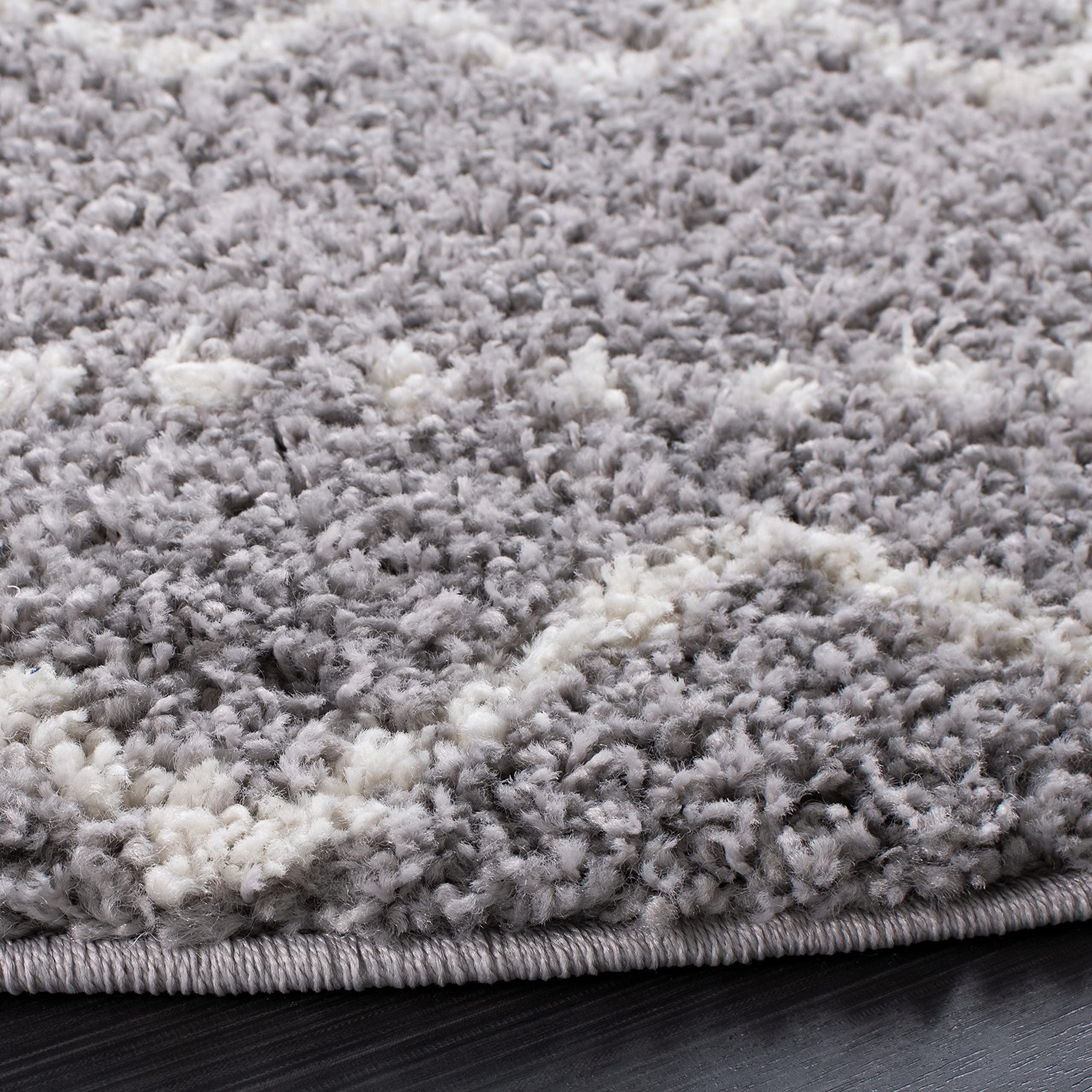 SAFAVIEH Arizona Shag Collection Area Rug - 3'2" Round, Grey &amp; Ivory, Moroccan Boho Design, Non-Shedding &amp; Easy to Clean, Ideal for Living Room, Bedroom, Dining Space (ASG741G)
