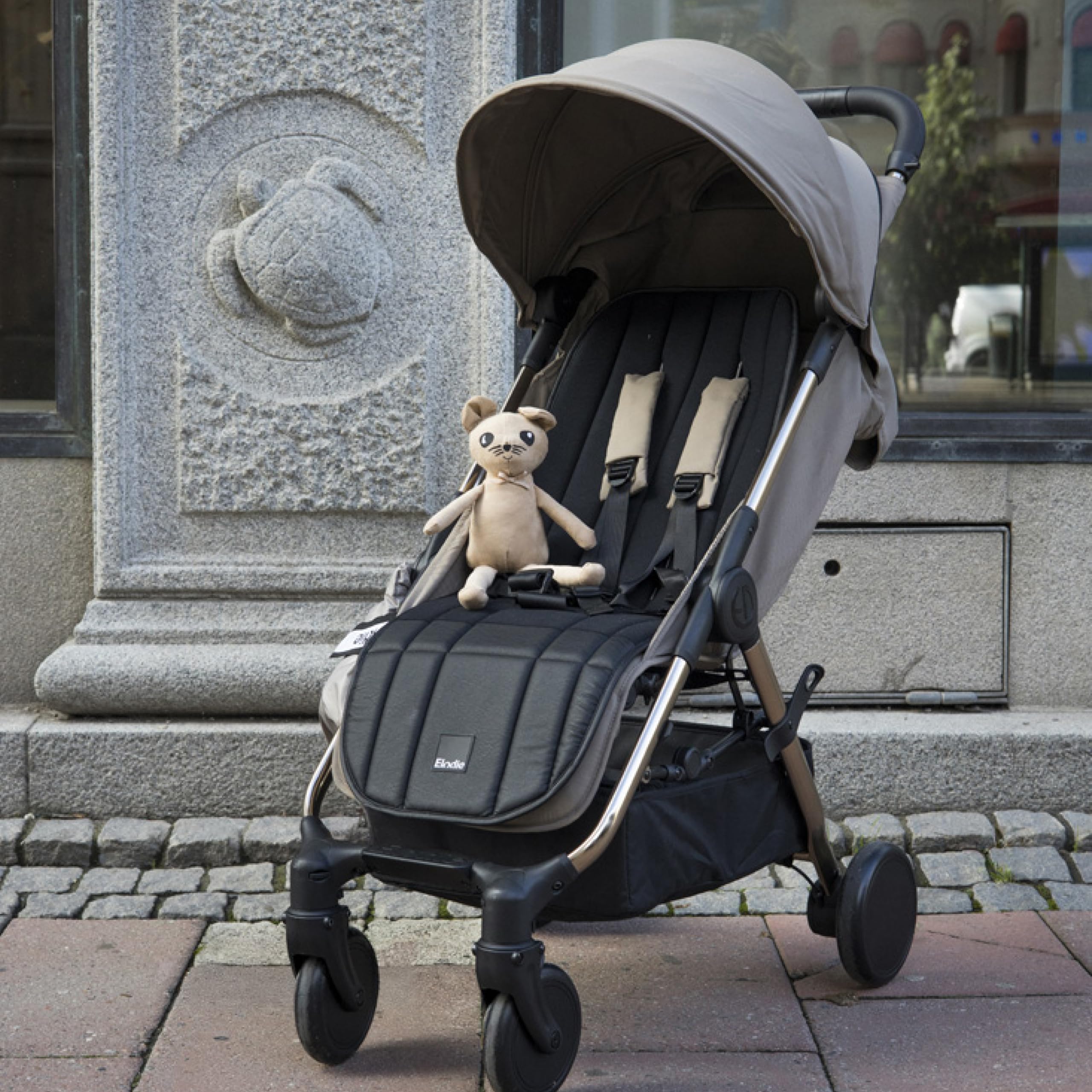 Elodie Details Universal Pram Liner Reversible, Padded and Washable Baby Pushchair Seat Liners, CosyCushion Insert for Stroller - Aviator Black — view 6