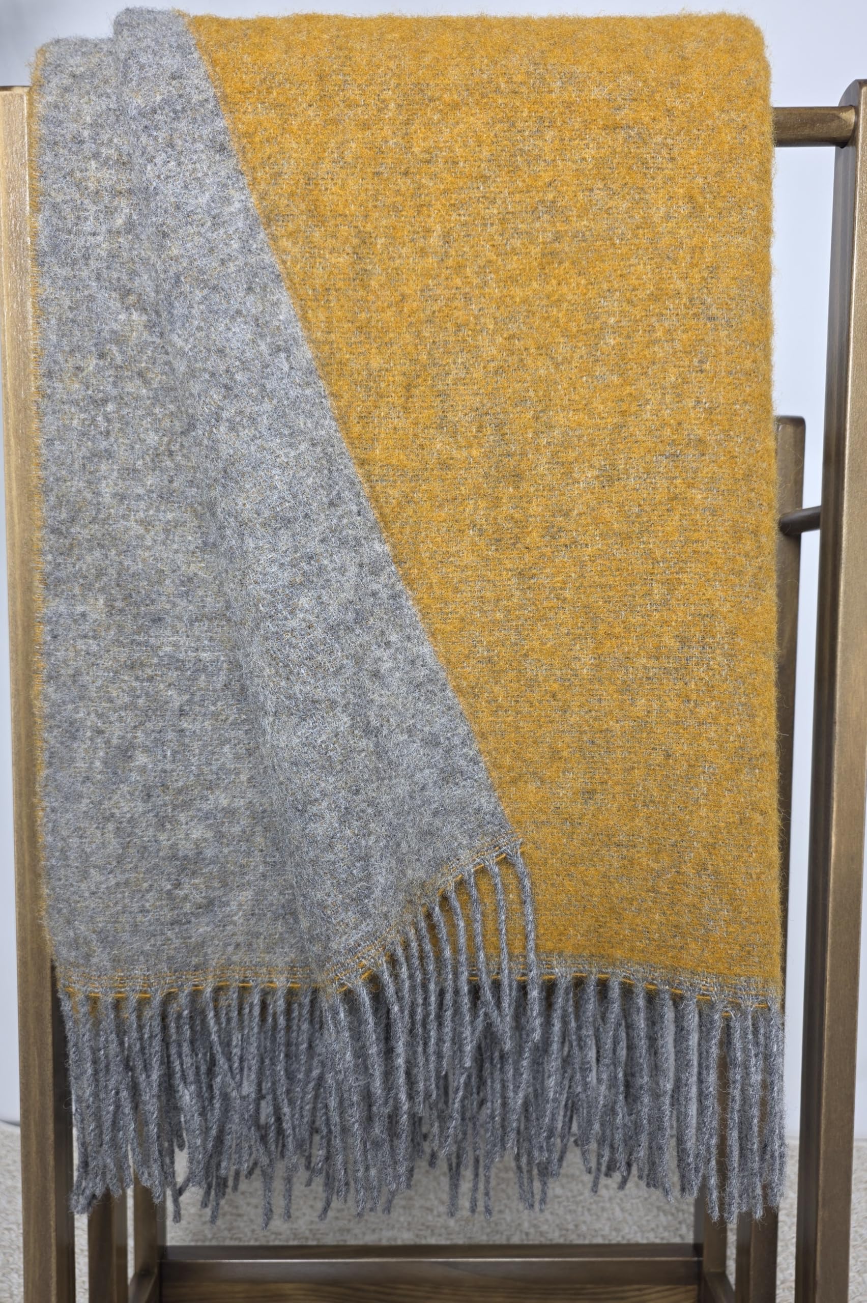 Wolldecke 100% Schurwolle Wohndecke in versch. Farben 140 x 200 cm Tagesdecke Schurwolldecke Woll-Plaid Tirol (Grau-Senf (Double face), 140 x 200 cm)