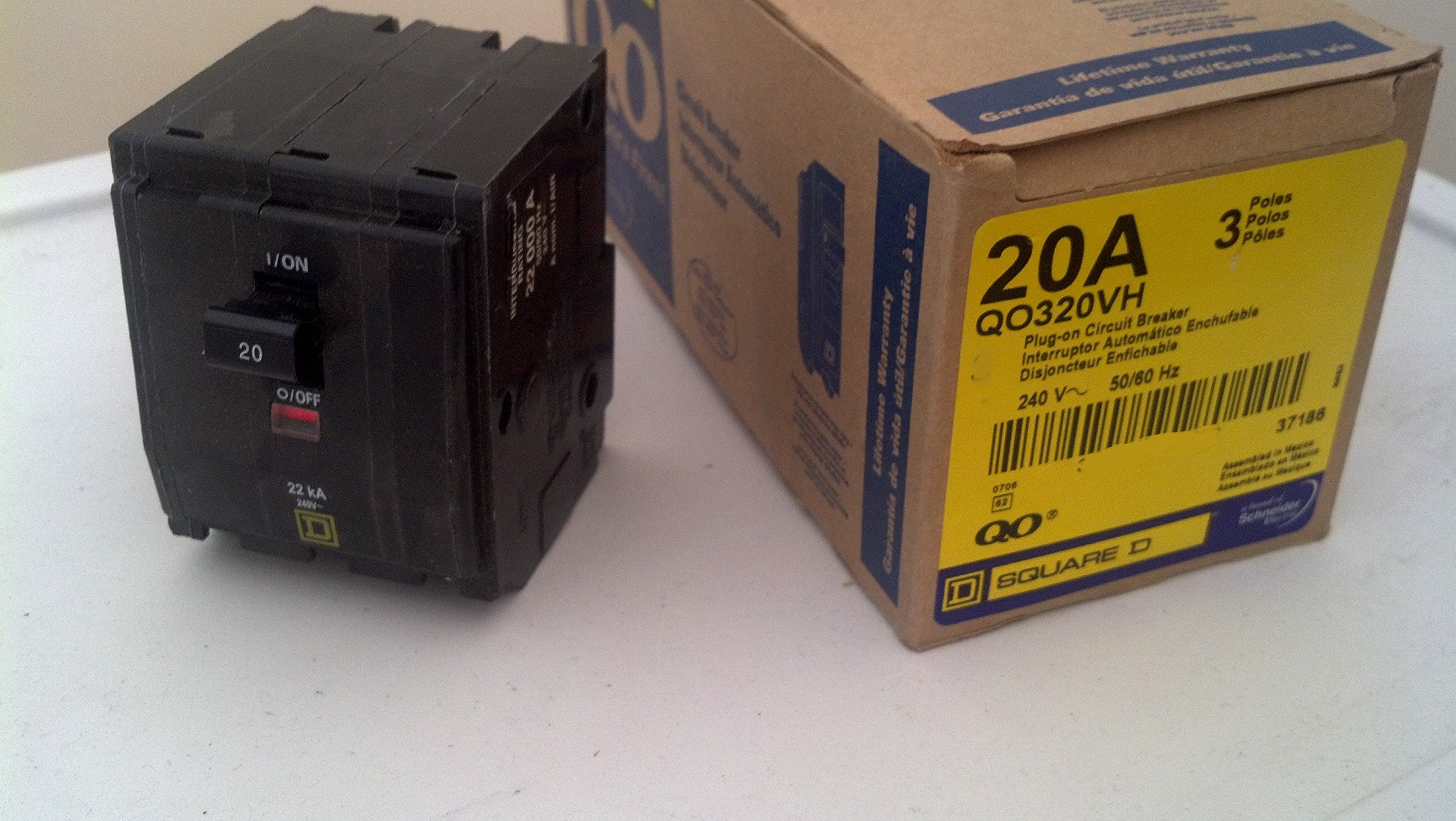 GE Q-Line 30 amps Standard Single Pole Circuit Breaker