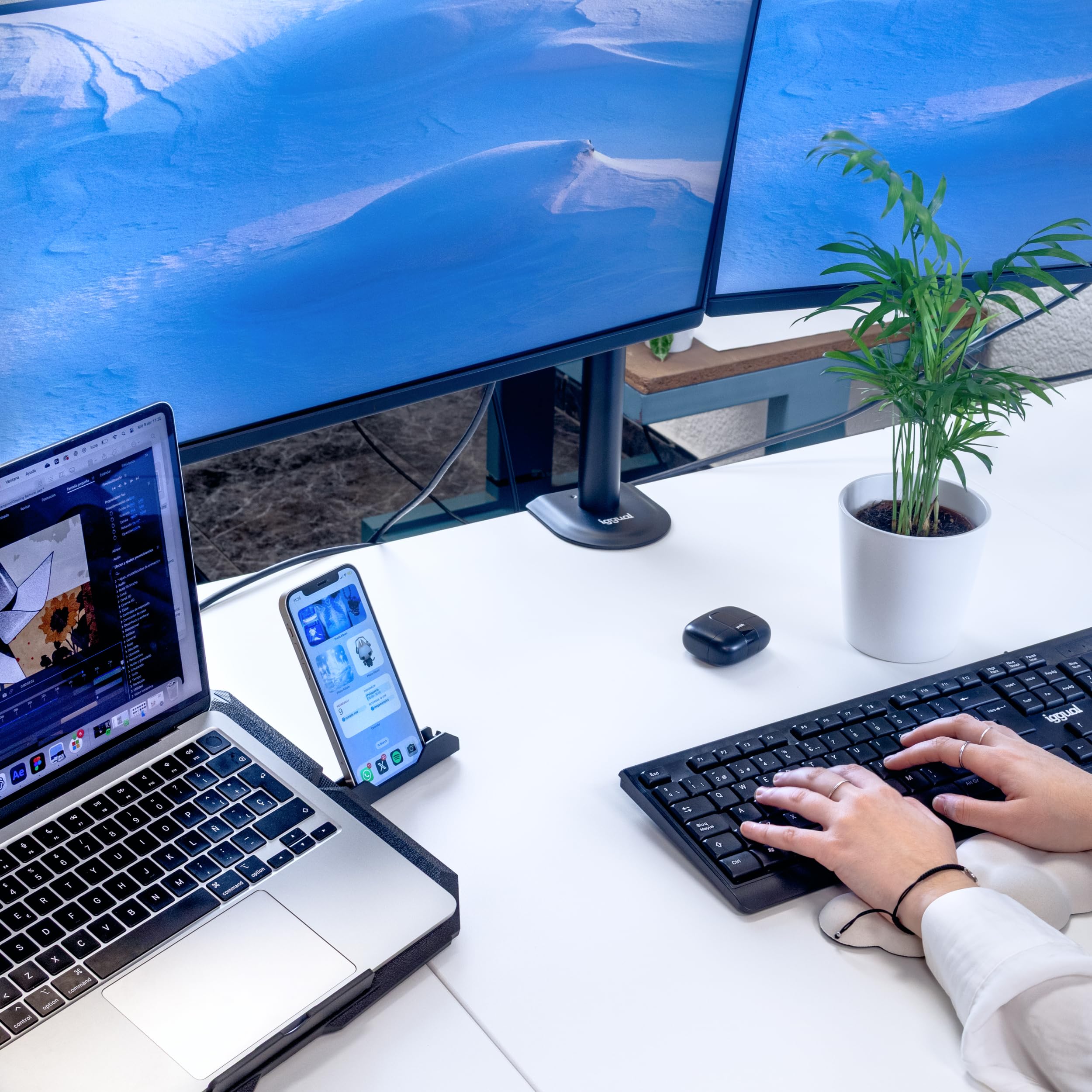 iggual – Base di Raffreddamento Portatile fino a 17” con 6 Ventole Silenziose e Supporto per Smartphone, Supporto Regolabile con 7 Angolazioni e Luce LED Blu, Include Cavo USB-A (RP6V17)
