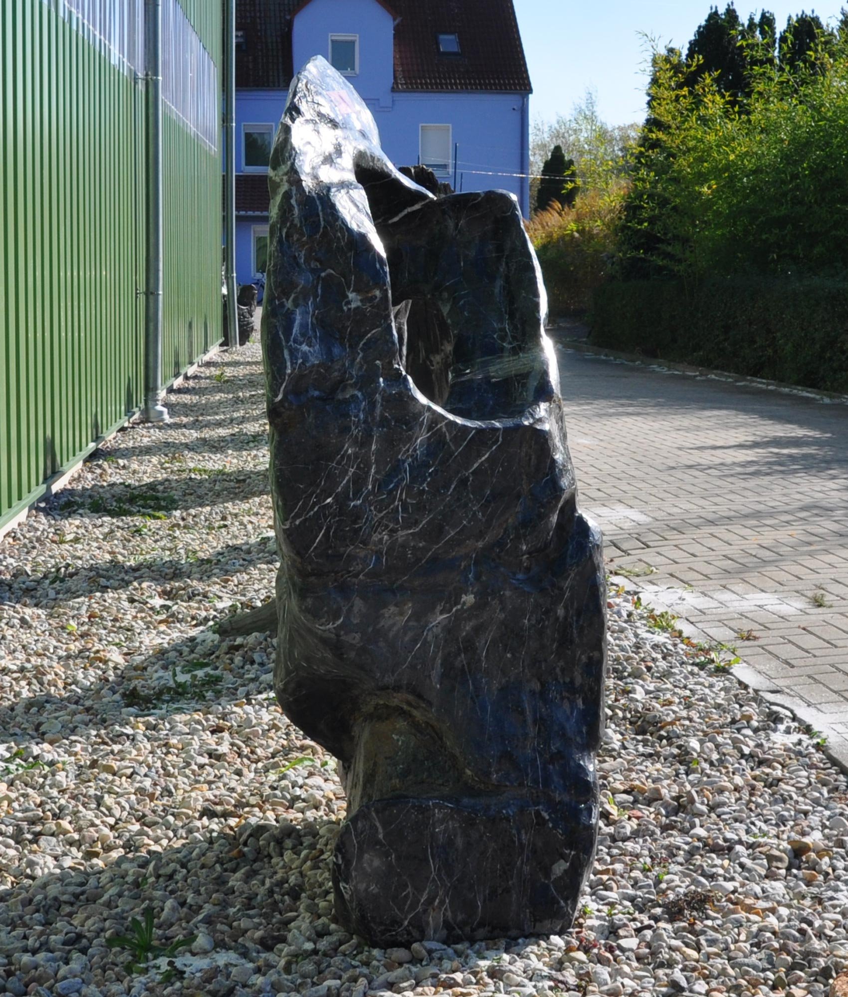 Ozeanfindling Findling Skulptur Naturstein Meeresgestein Gartendeko **Wundervoller Blickfang für Ihren Garten** Einzigartige Form Unikat Einzelstück 840 KG 115 cm HOCH